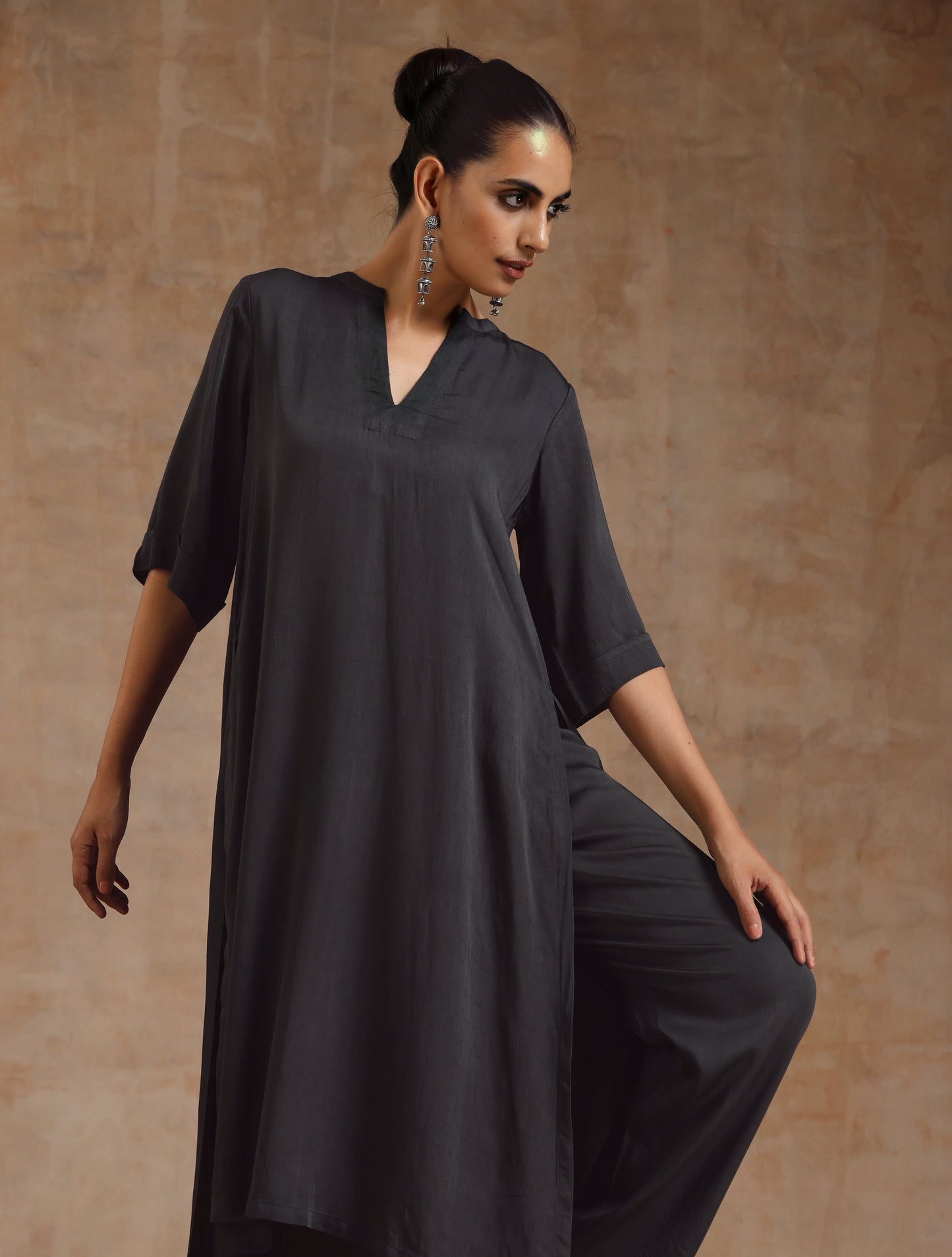 trueBrowns Grey Modal Satin High-Low Relax Kurta Set | Swadesiicart