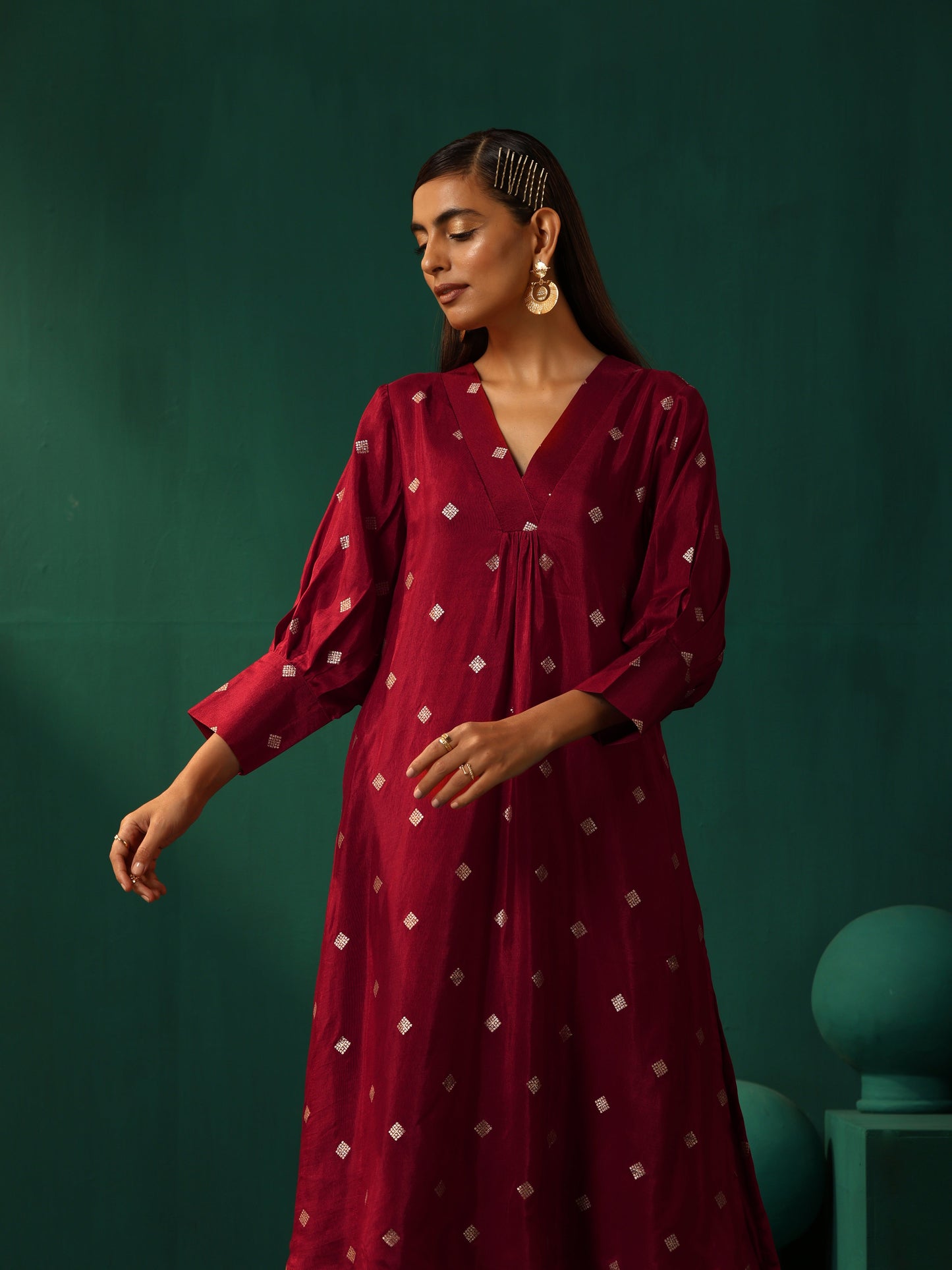 trueBrowns Maroon Diamond Viscose Silk Puff Sleeve Kurta Pant Set | Swadesiicart