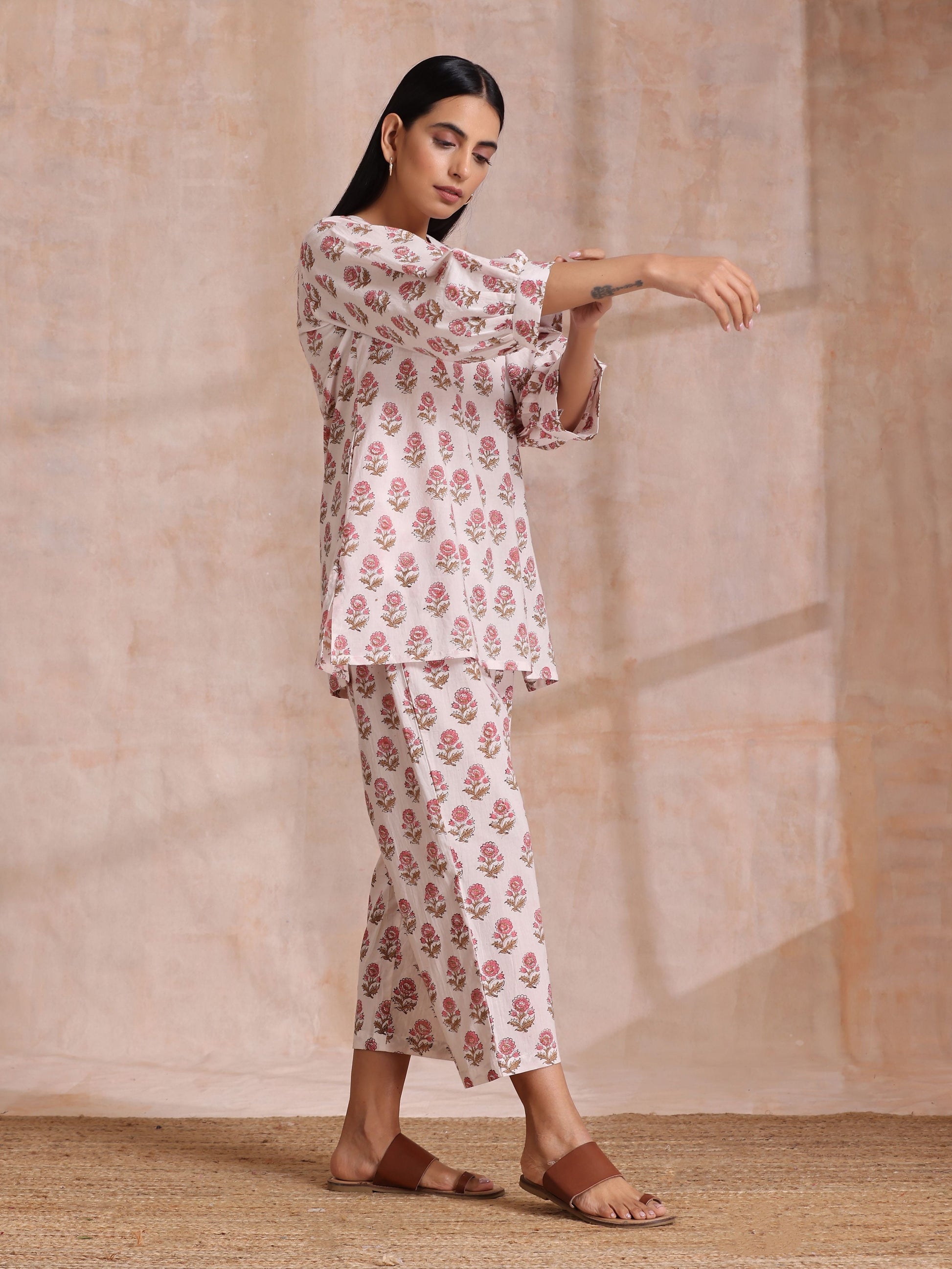 trueBrowns Pink Brown Buta On White Block Print Cotton Baggy Sleeve Co-Ord Set - Swadesiicart