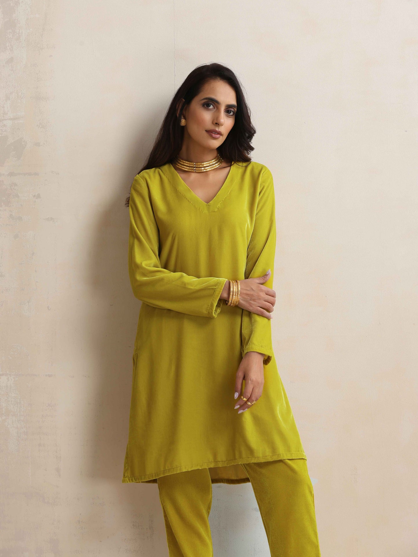 trueBrowns Lime Velvet Kurta Co-ord Set - Swadesiicart