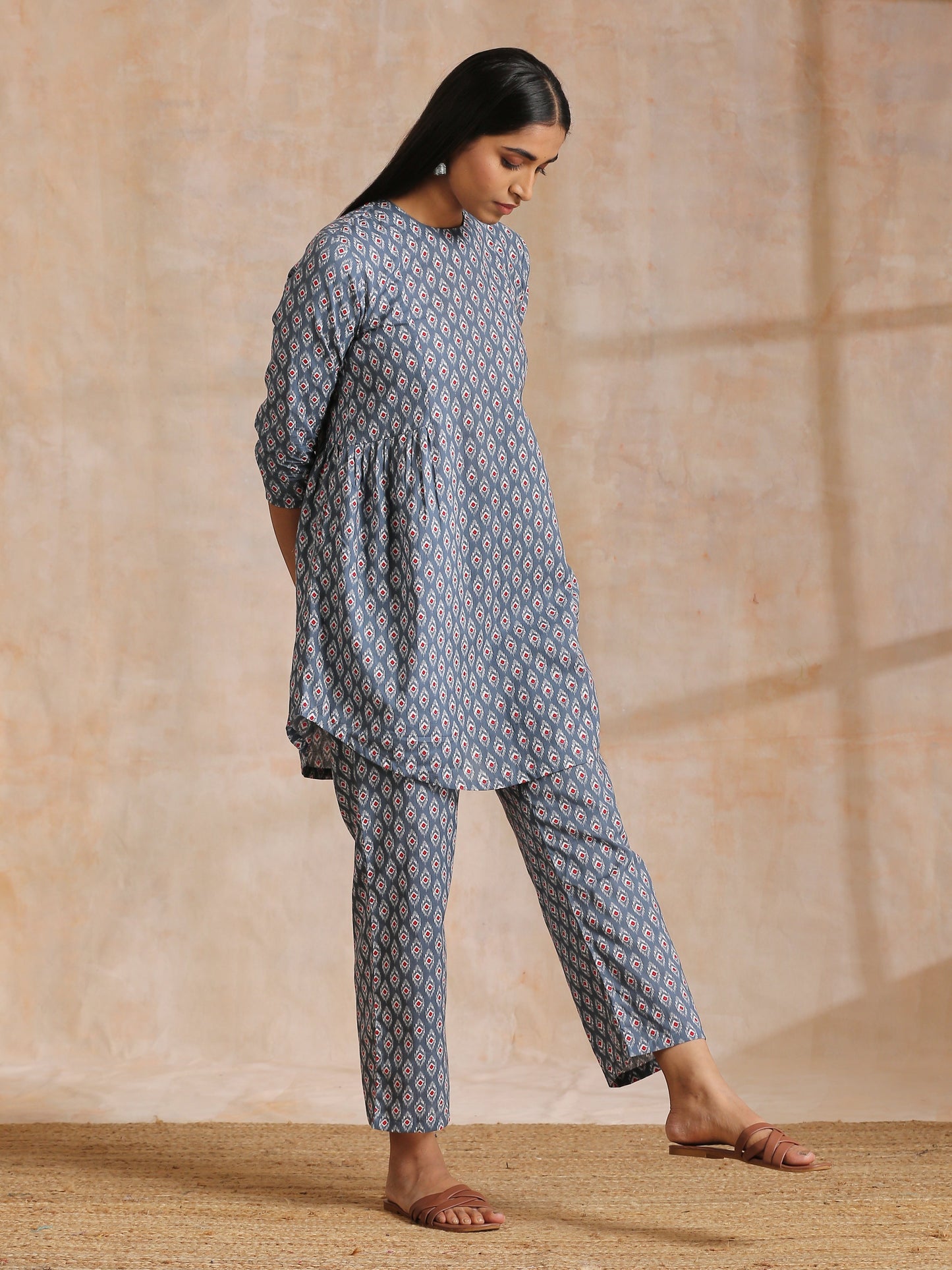 trueBrowns Steel Grey Ikat Print Cotton Gathers Co-Ord Set - Swadesiicart