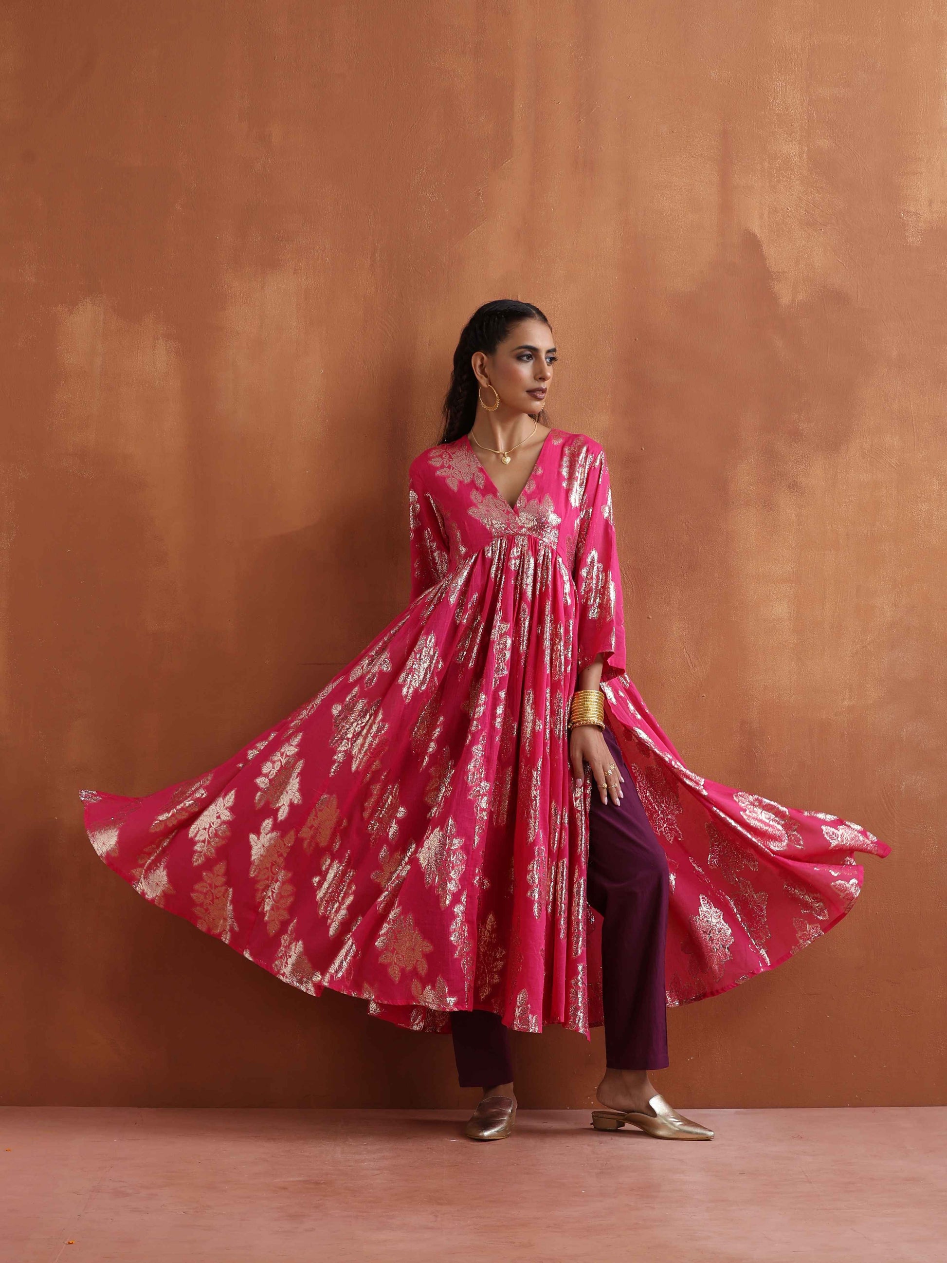 trueBrowns Pink Metallic Flared Anarkali Kurta Set | Swadesiicart