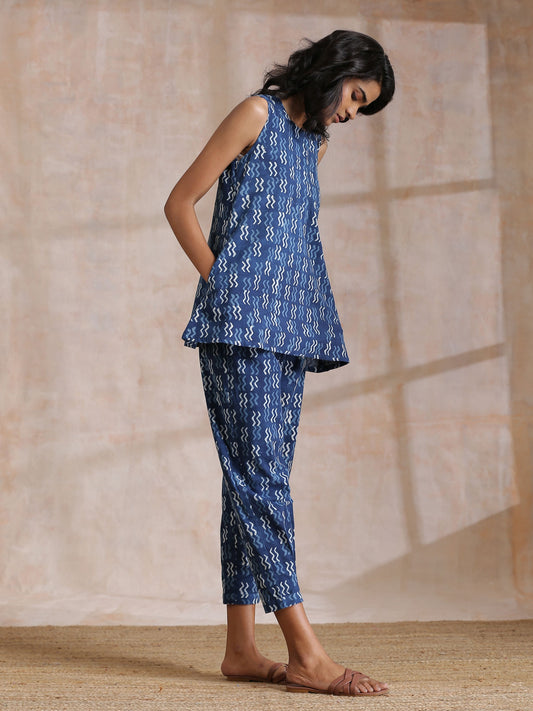 trueBrowns Indigo Dabu Zig-Zag Motifs Print Cotton Sleeveless Co-Ord Set - Swadesiicart