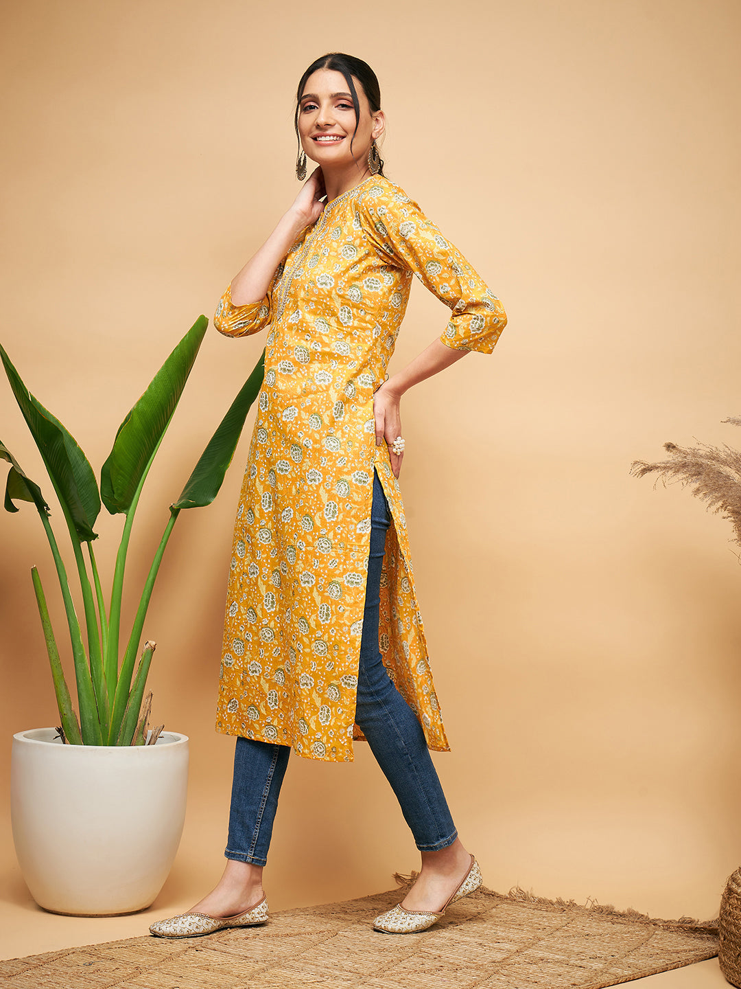 InWeave Women's Yellow Foil Print Gota Straight Kurta - Swadesiicart