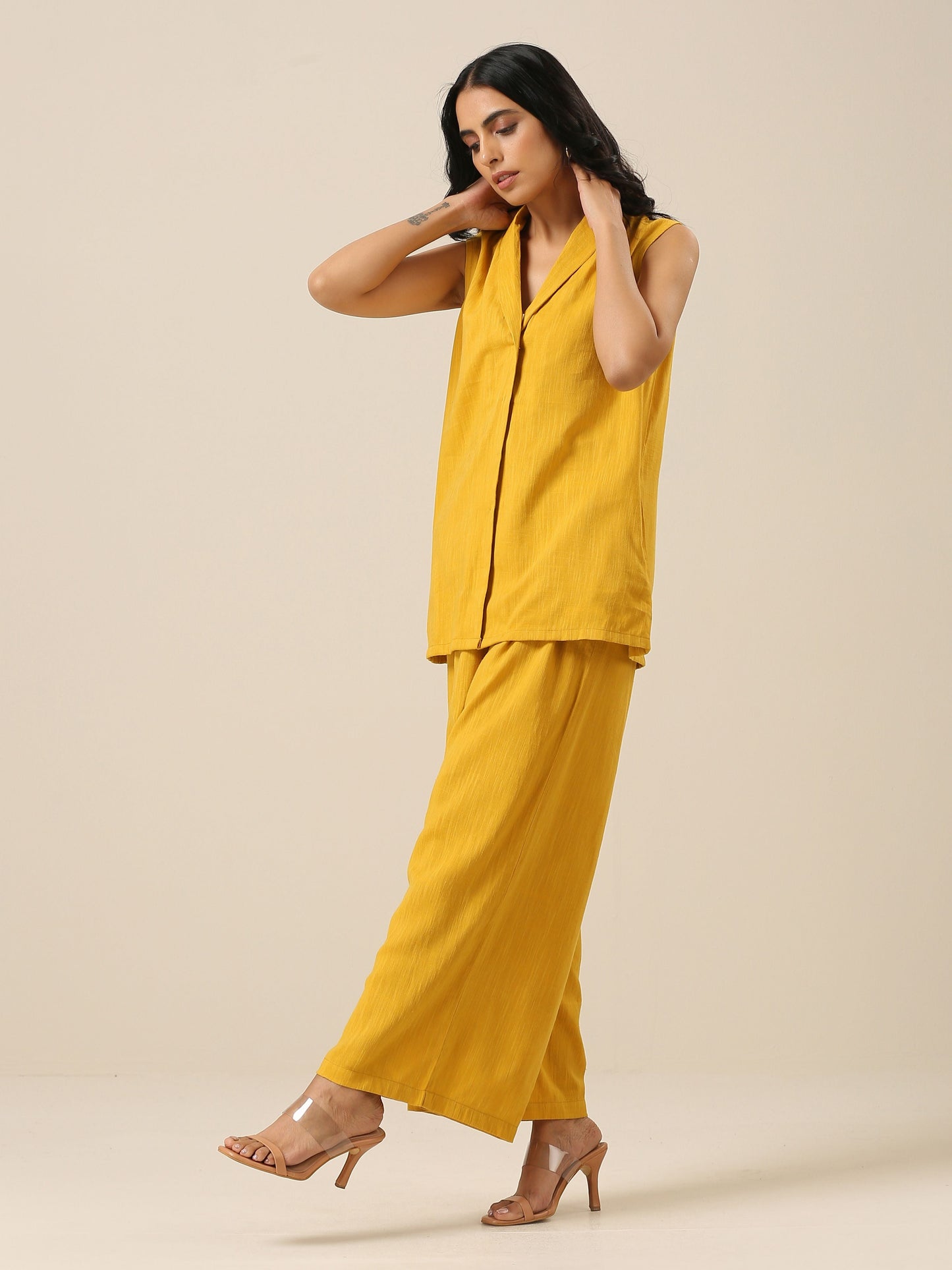trueBrowns Mustard Yellow Slub Texture Sleevesless Jacket Pant Set | Swadesiicart