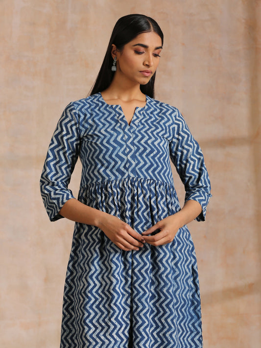 trueBrowns Indigo Dabu Zig-Zag Lines Print Cotton Flared Kurta Pant Set | Swadesiicart