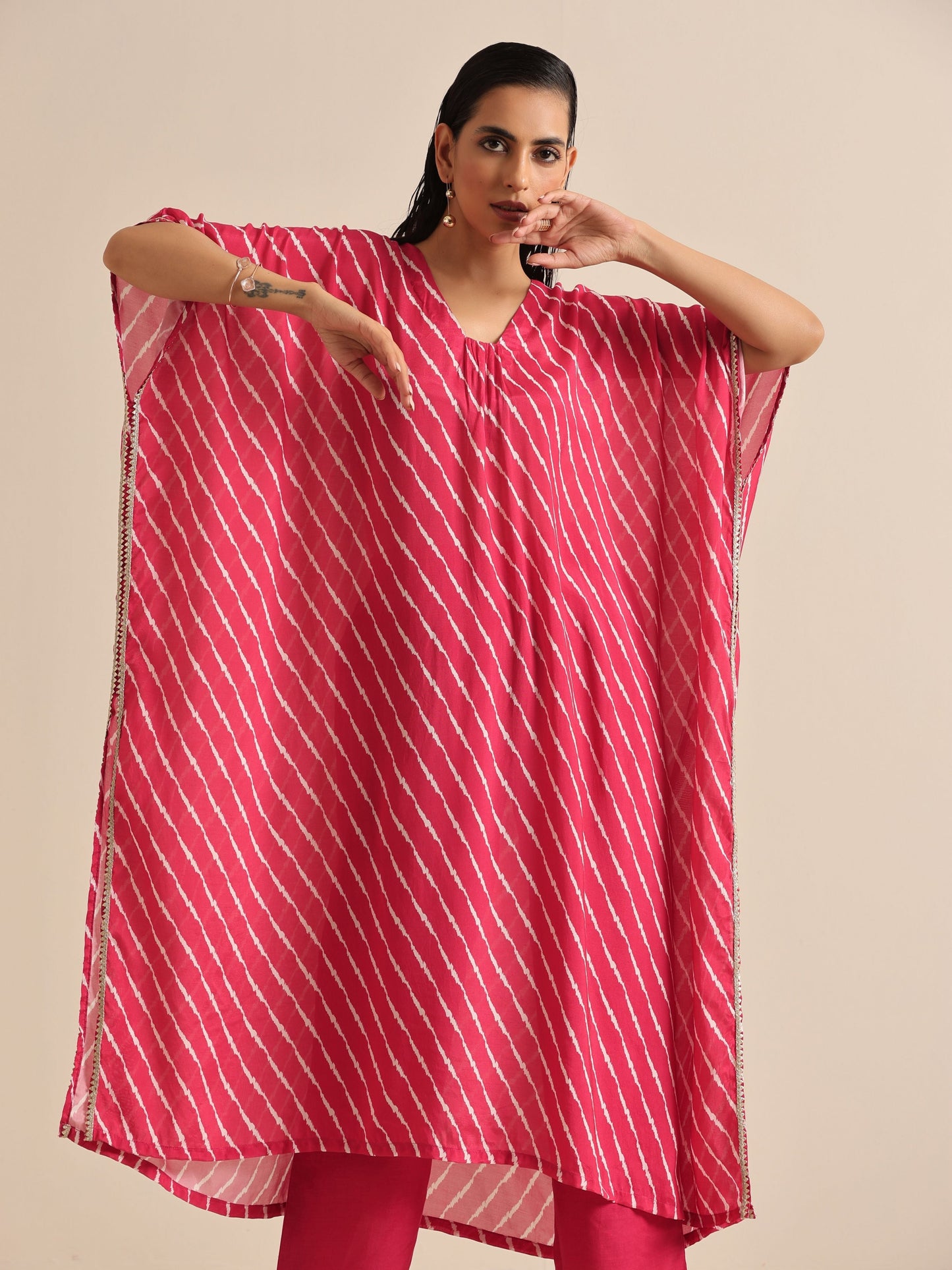 trueBrowns Pink Lehariya Printed Silk Kaftan Pant Set | Swadesiicart