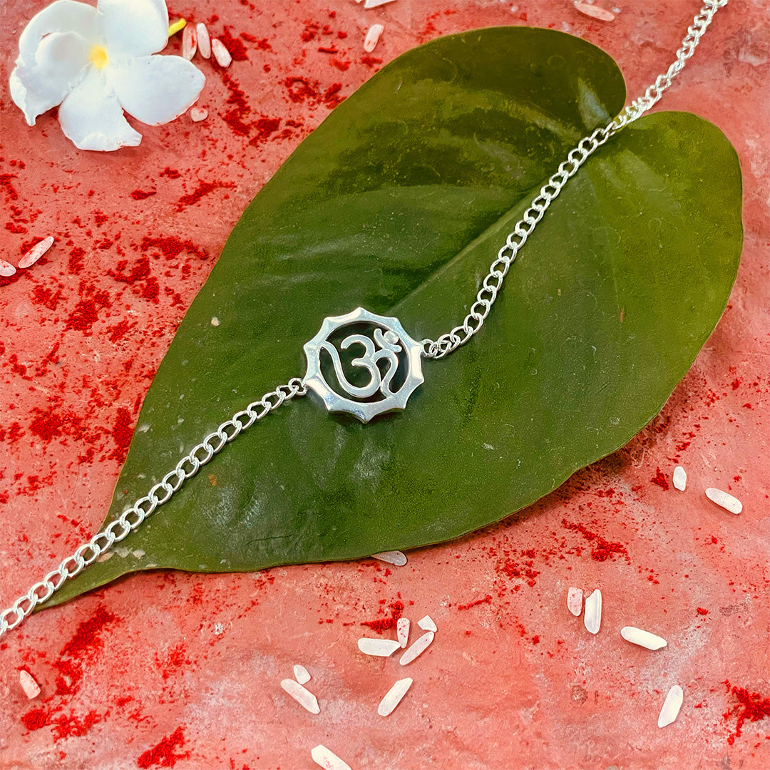 trueBrowns 925 Sterling Silver Embossed Om Silver Chain Rakhi | Swadesiicart