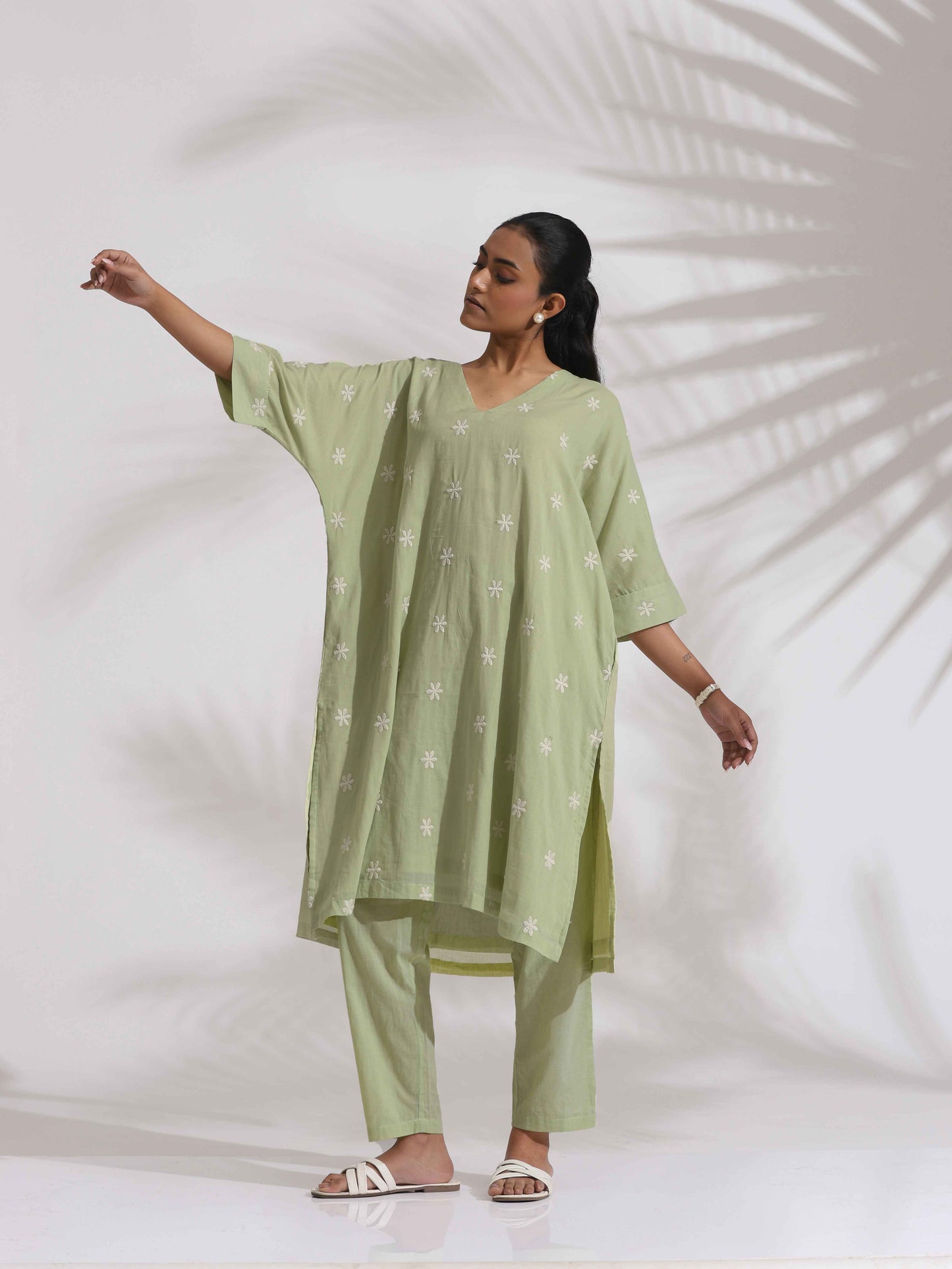 trueBrowns Green Cotton Floral Embroidered Kurta Co-ord Set - Swadesiicart