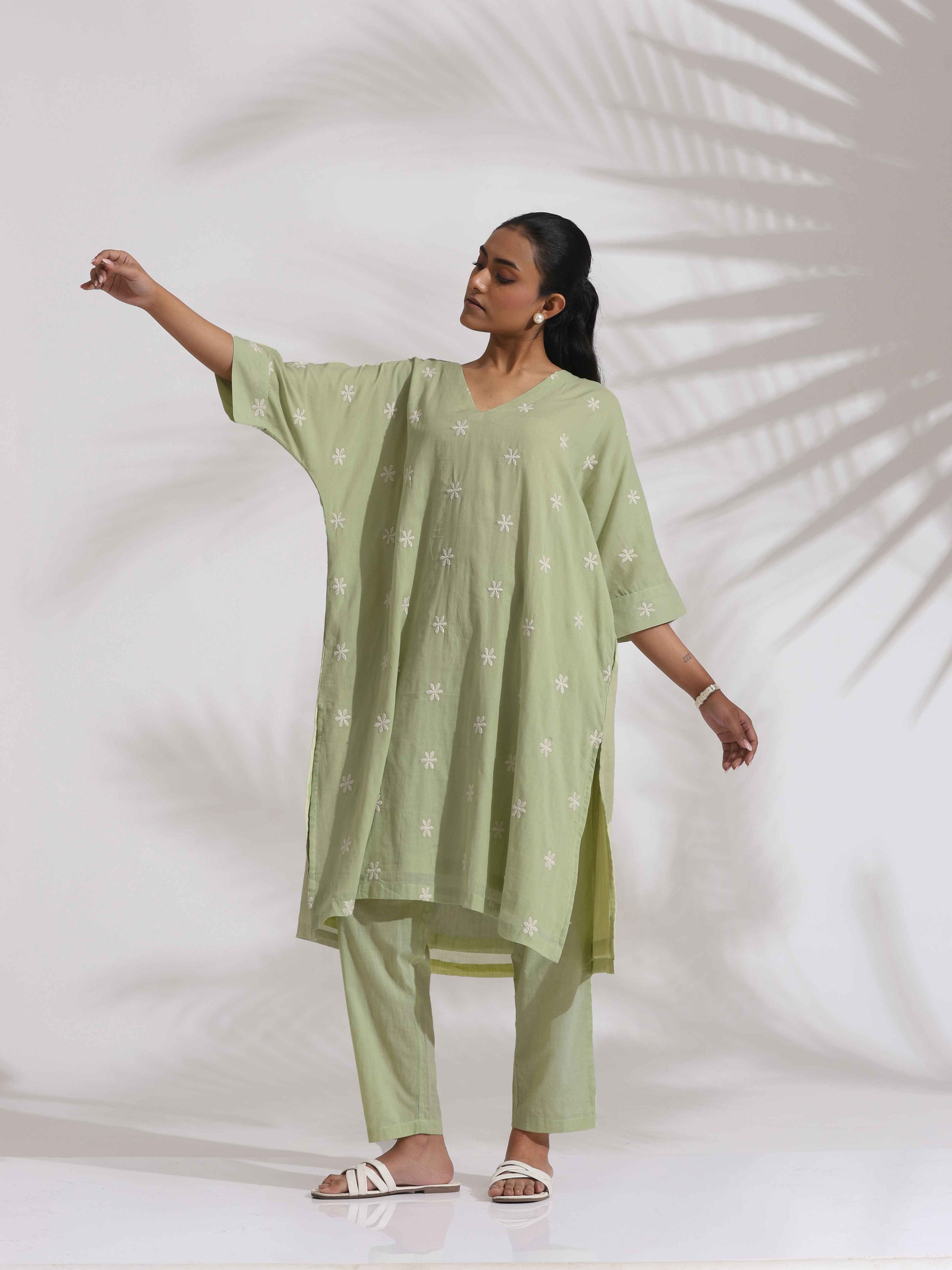 trueBrowns Green Cotton Floral Embroidered Kurta Co-ord Set - Swadesiicart