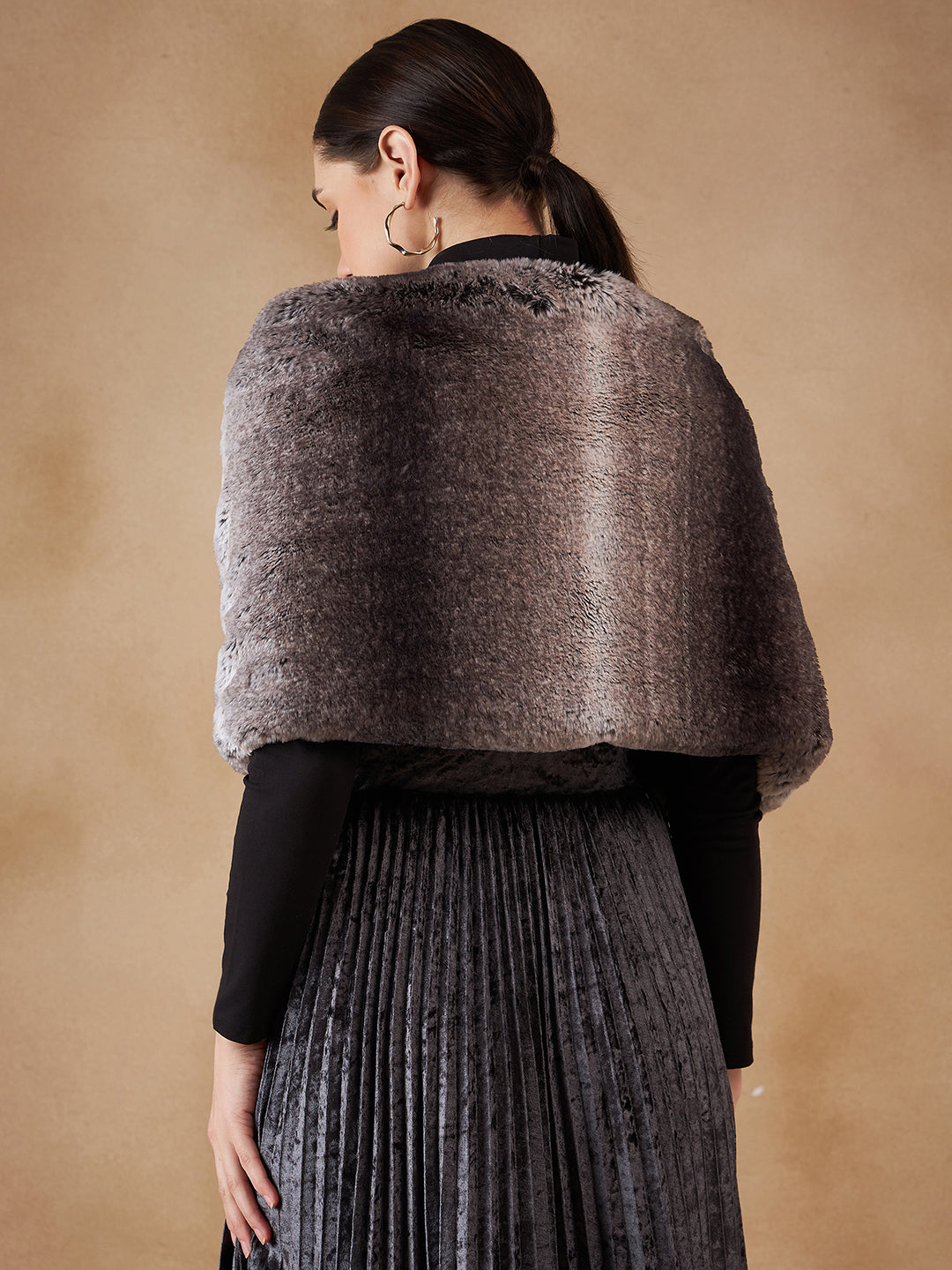 InWeave Women's Dark Grey Duble Shade Long Faux Fur Cape - Swadesiicart