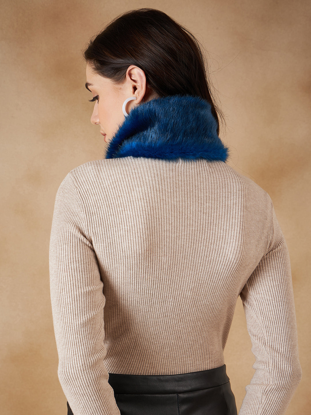 InWeave Women's Royal Blue Fur Neckpiece - Swadesiicart