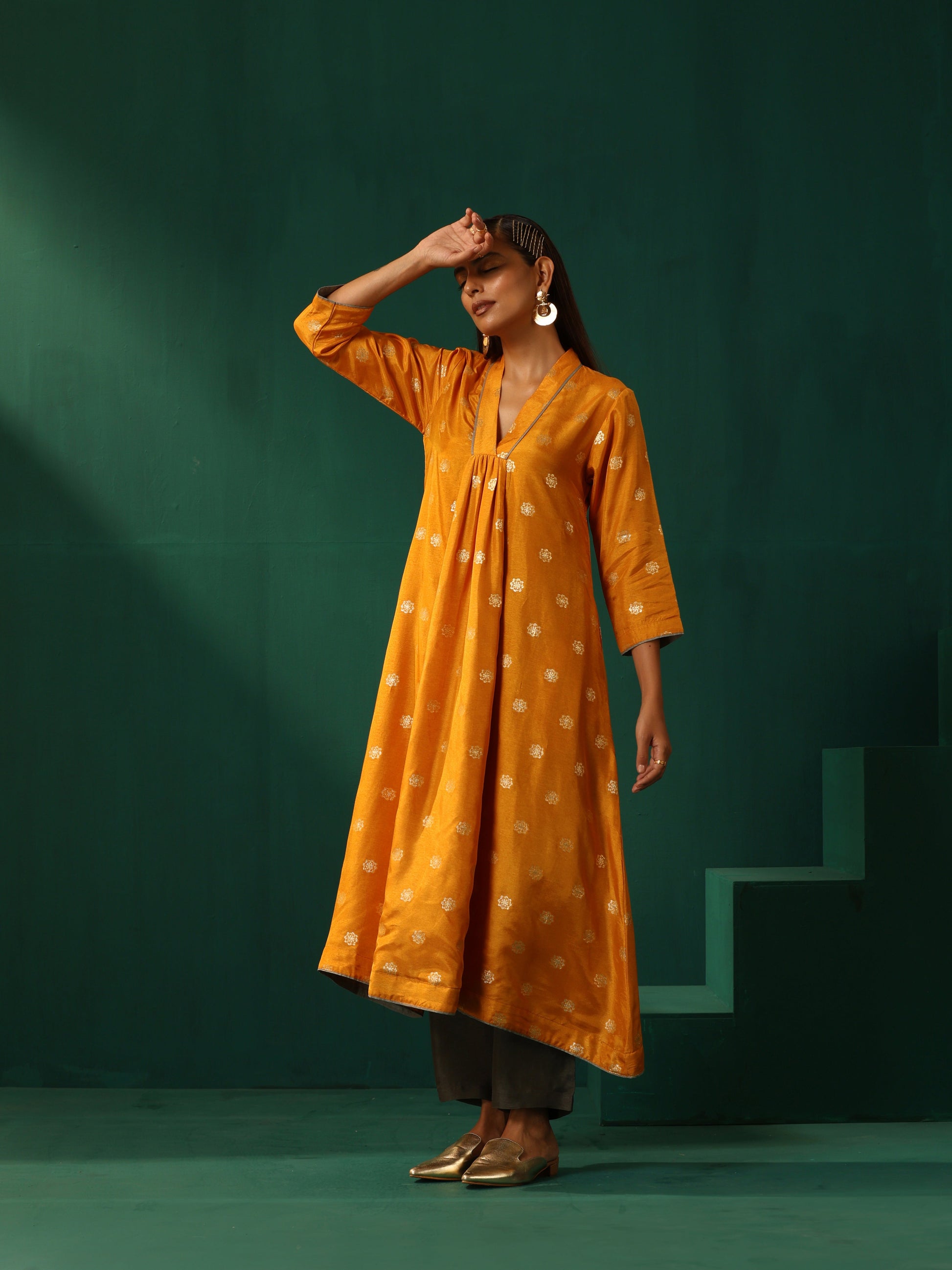 trueBrowns Mustard Geometric Floral Viscose Silk Front Gathered Kurta Pant Set | Swadesiicart