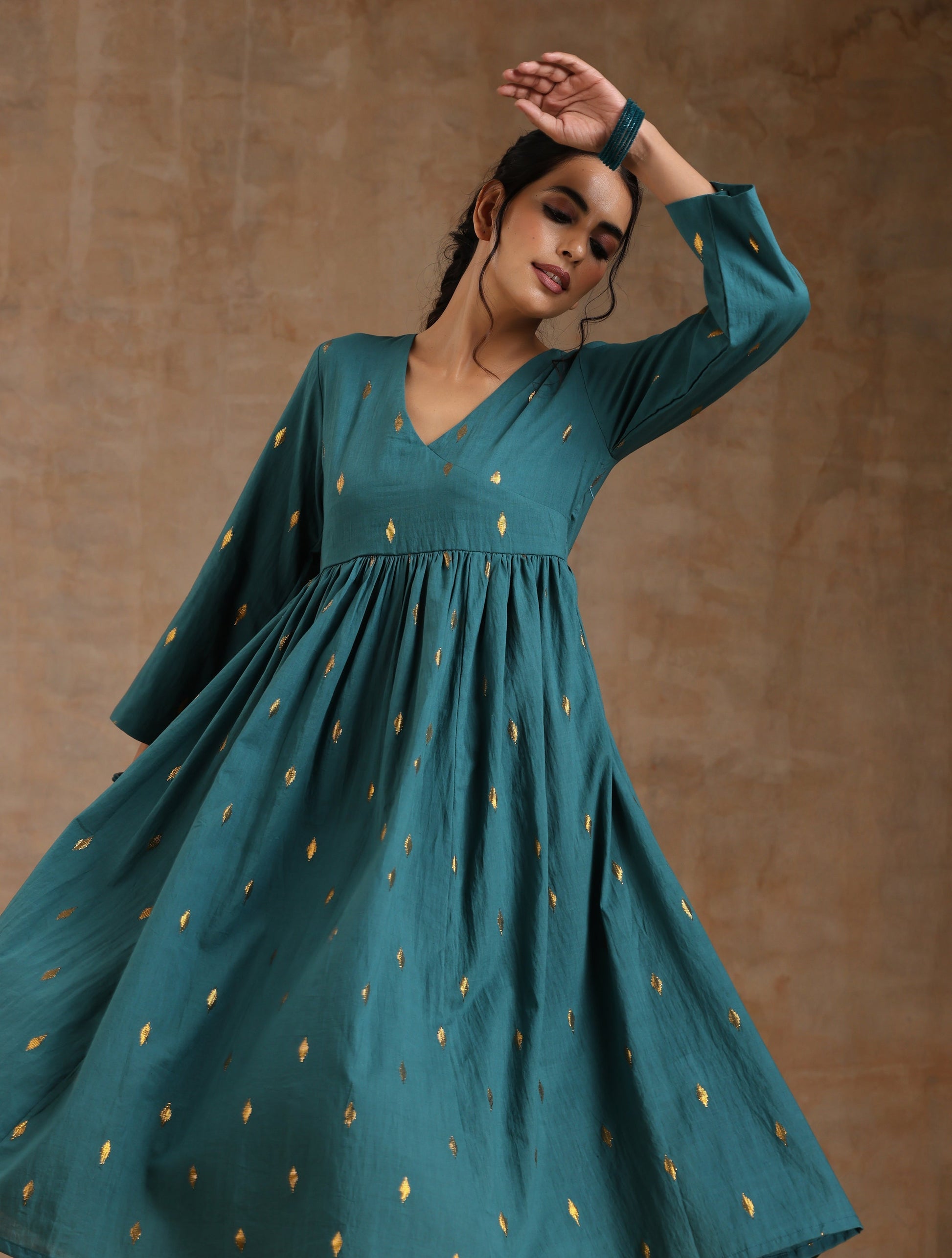 trueBrowns Deep Sea Gold Cotton Kalidar Kurta Set | Swadesiicart