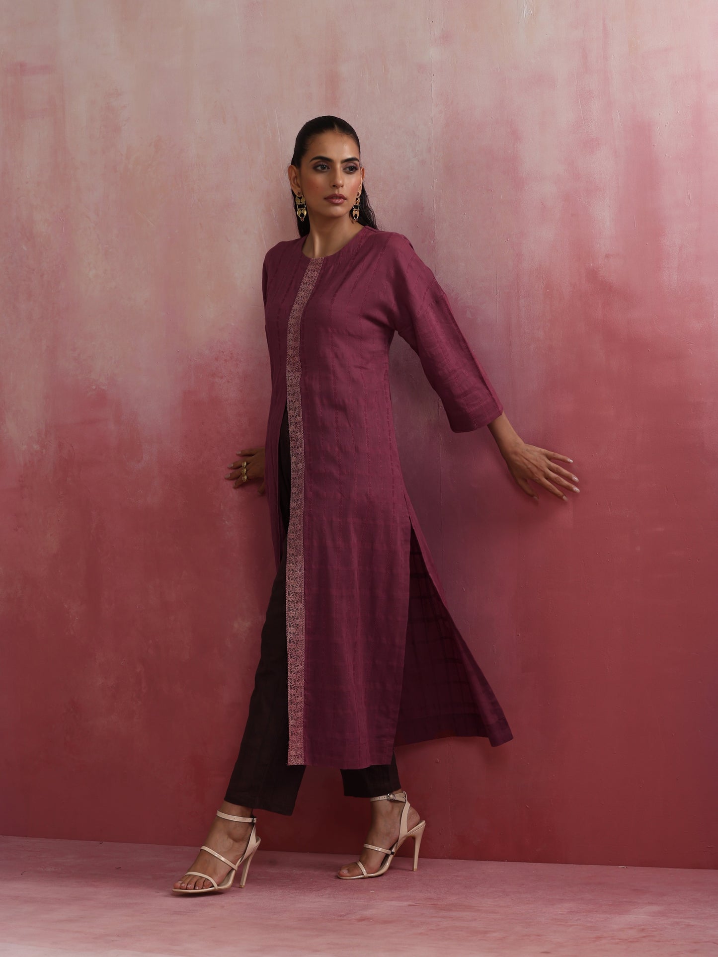 trueBrowns Mauve Cotton Dobby Front Slit Kurta Set | Swadesiicart