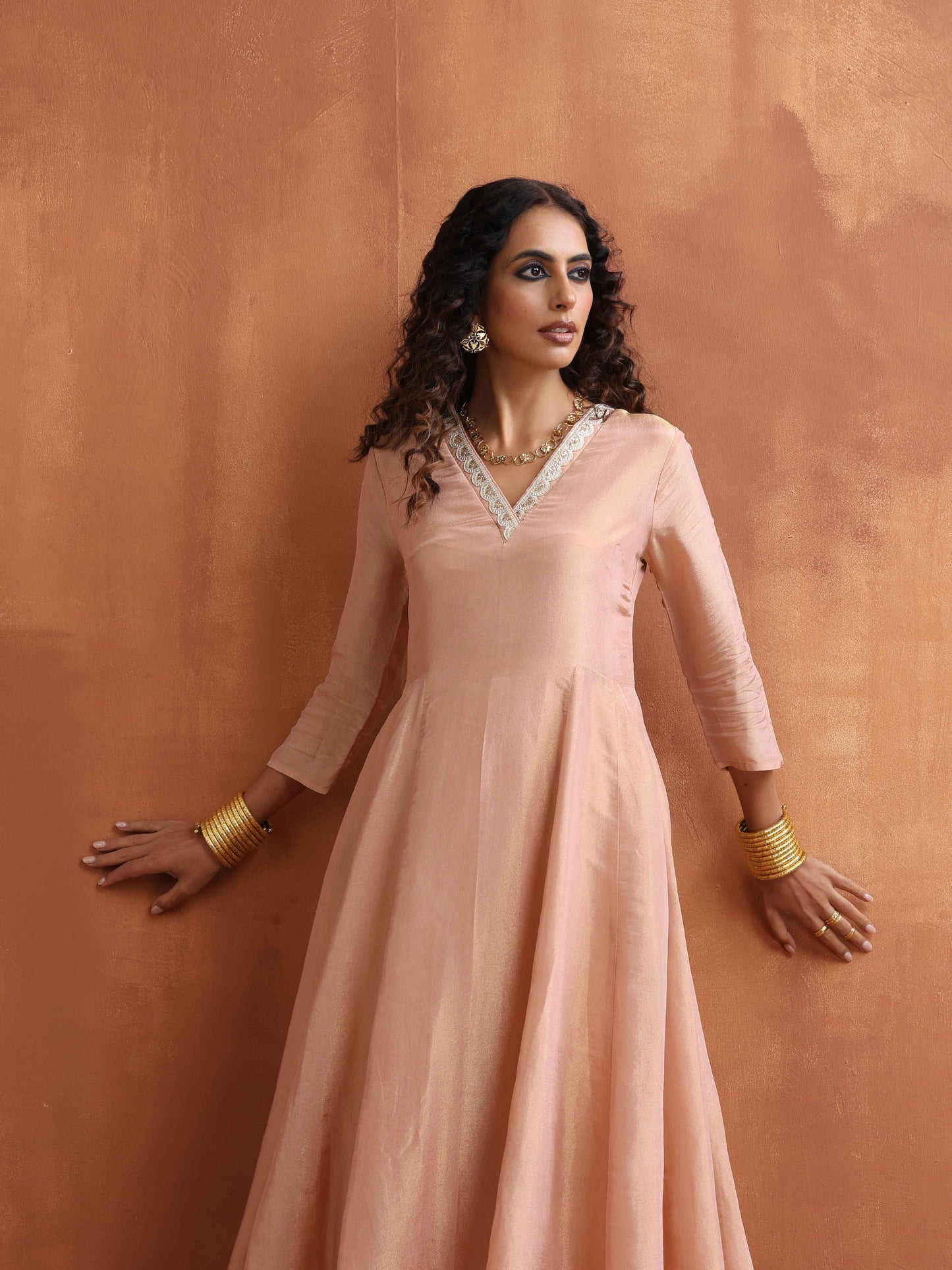 trueBrowns Blush Pink Tissue Flared Anarkali Kurta Set | Swadesiicart