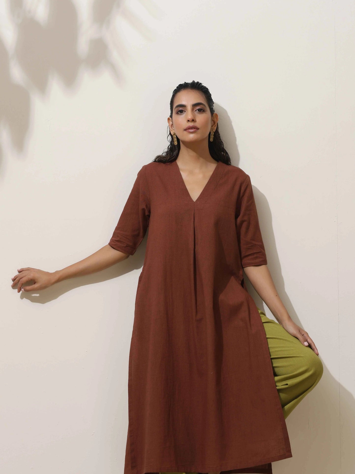 trueBrowns Brown Cotton Linen Kurta Pant Set | Swadesiicart