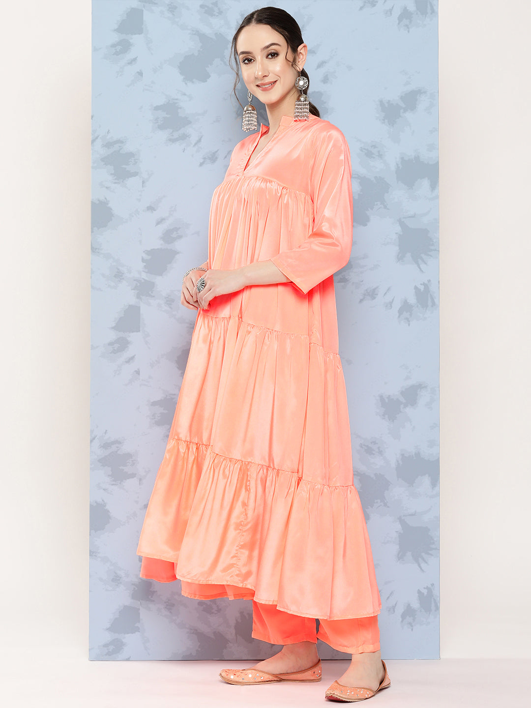 InWeave Women's Peach Tiered Kurta Set With White Pink Lotus Cr Dupatta - Swadesiicart