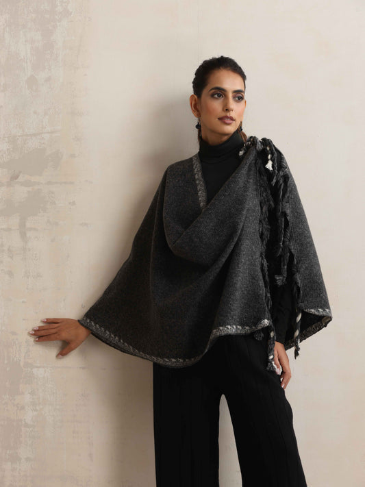 trueBrowns Black Tassel Woollen Stole | Swadesiicart