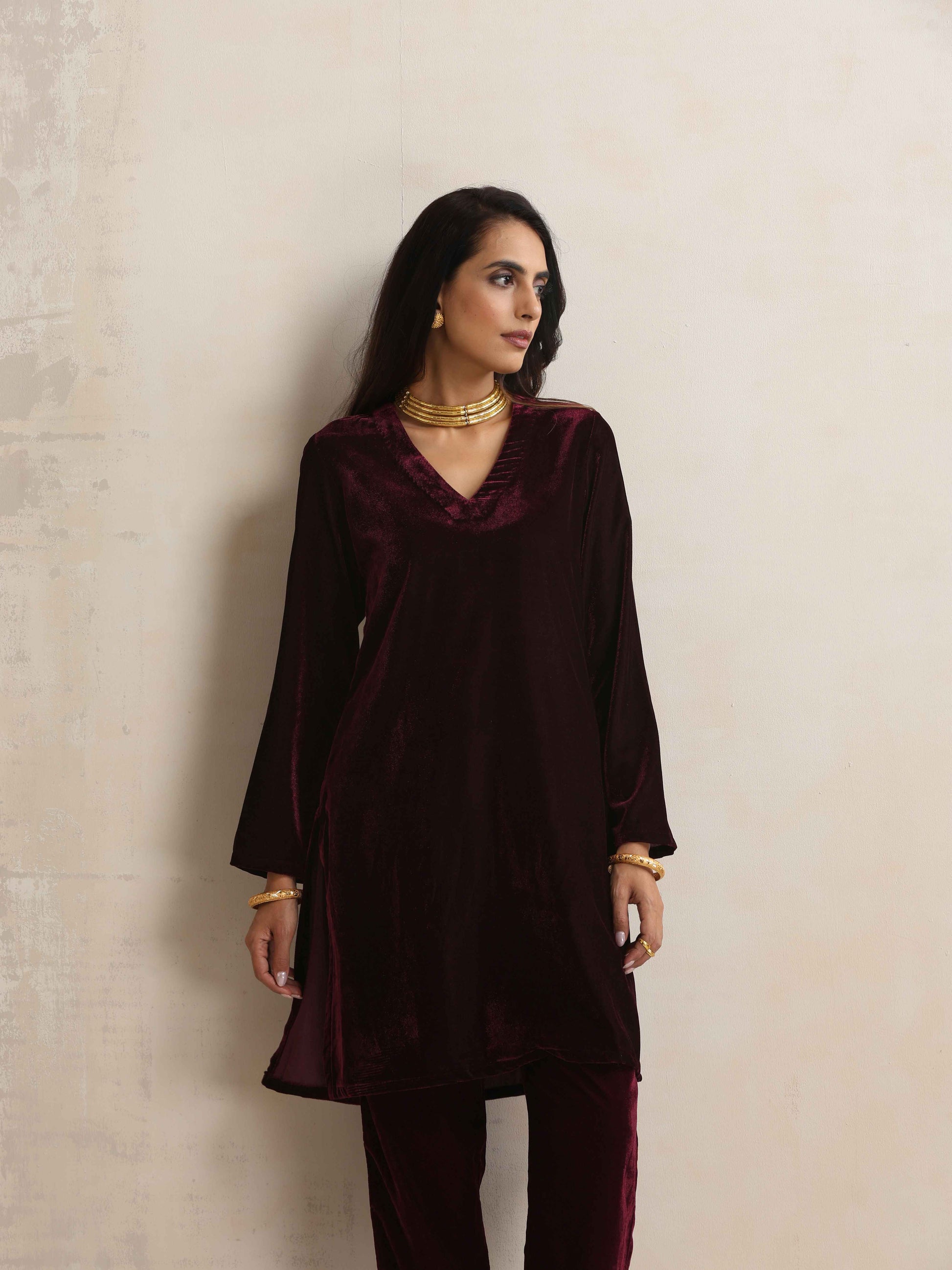 trueBrowns Purple Velvet Kurta Co-ord Set - Swadesiicart
