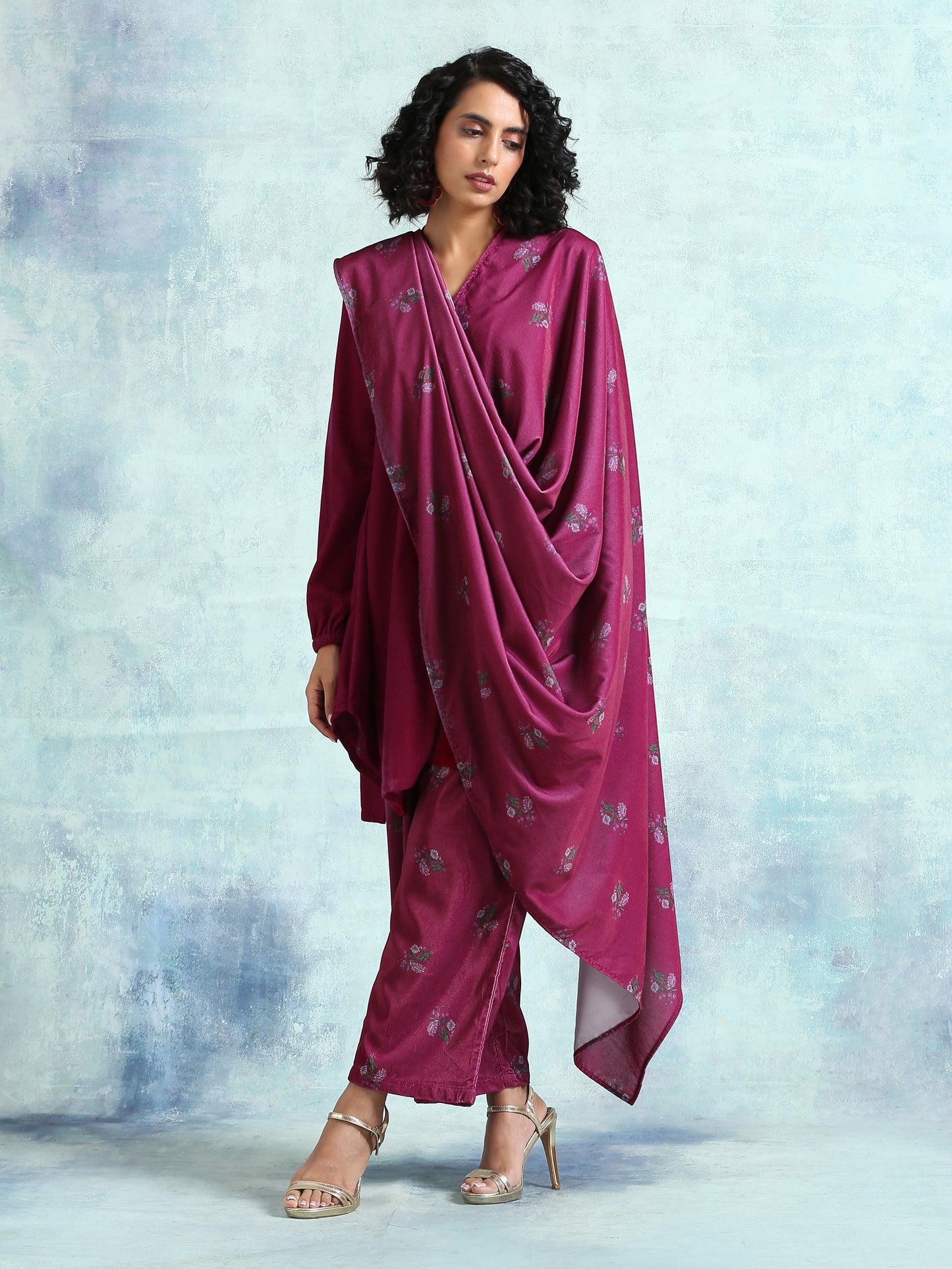 trueBrowns Magenta Printed Velvet Shawl | Swadesiicart