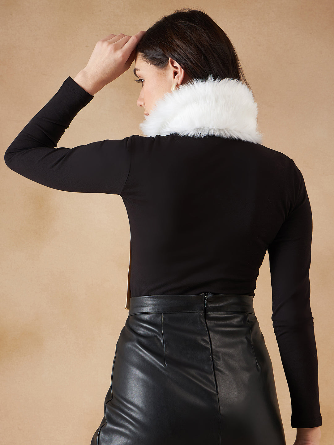 InWeave Women's Pure White Fur Neckpiece - Swadesiicart