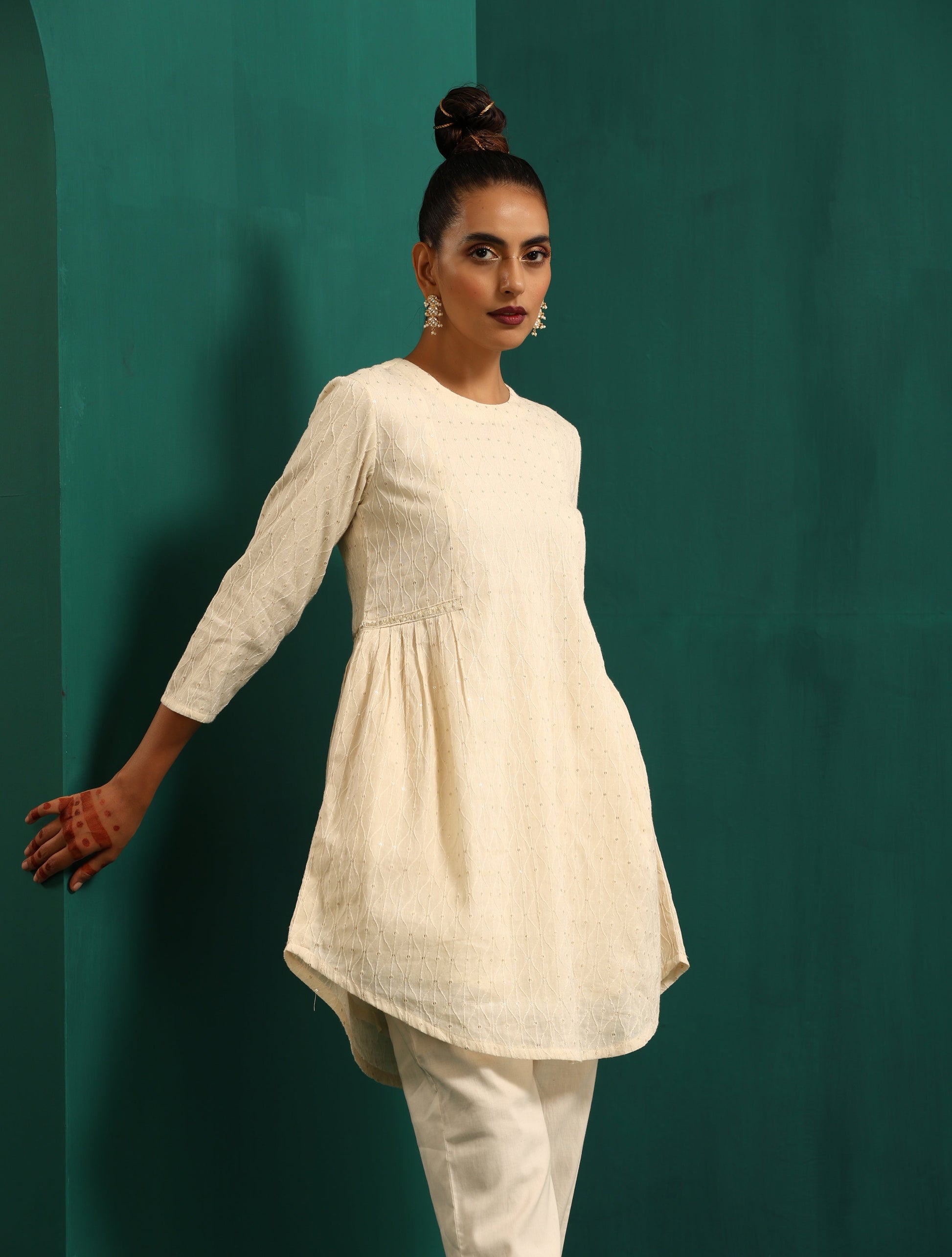 trueBrowns Ivory Tonal Cotton Side Gathers Co-ord Set - Swadesiicart
