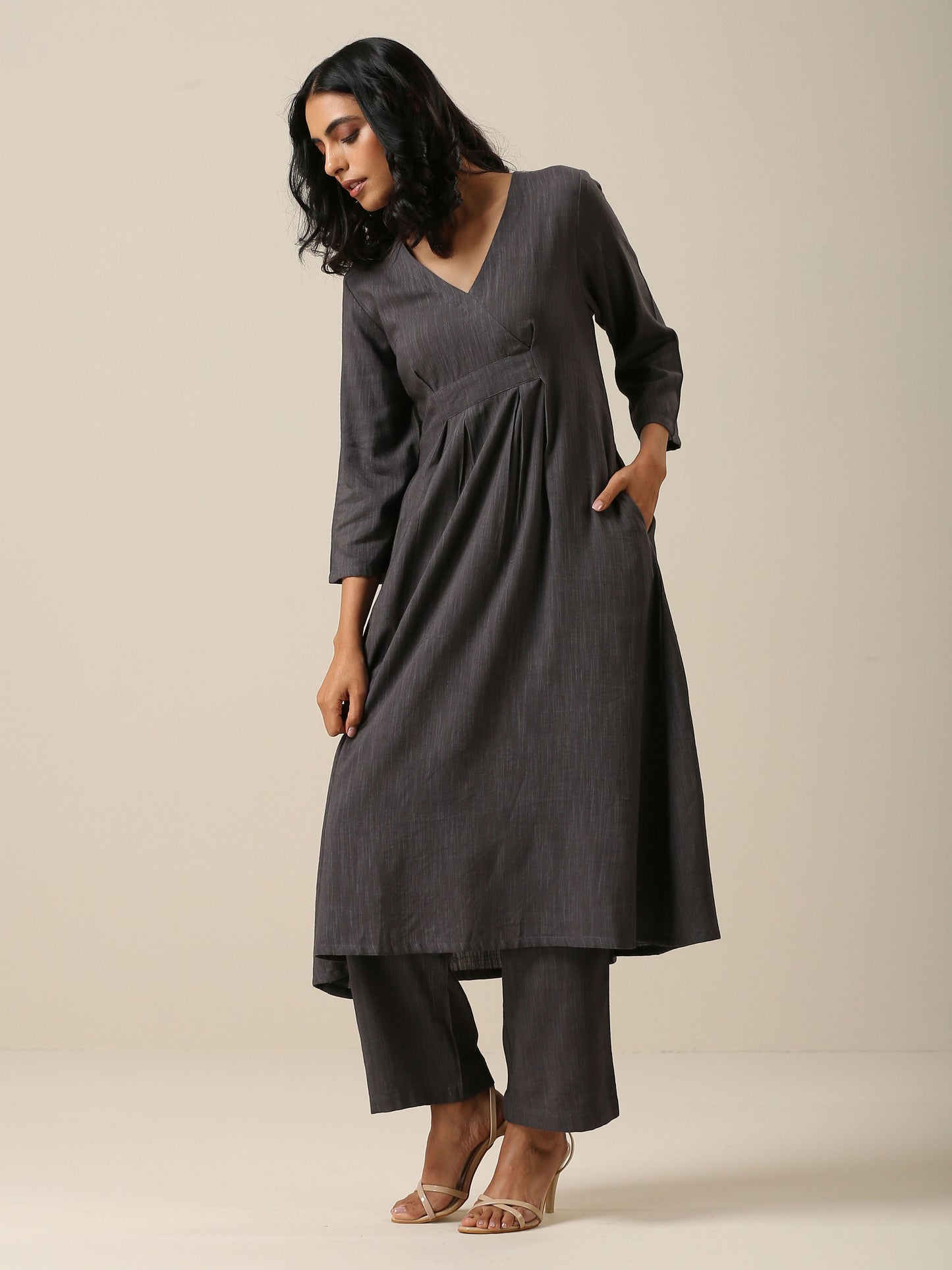 trueBrowns Slate Grey Slub Texture Overlap Pleat Kurta Pant Set | Relove | Swadesiicart