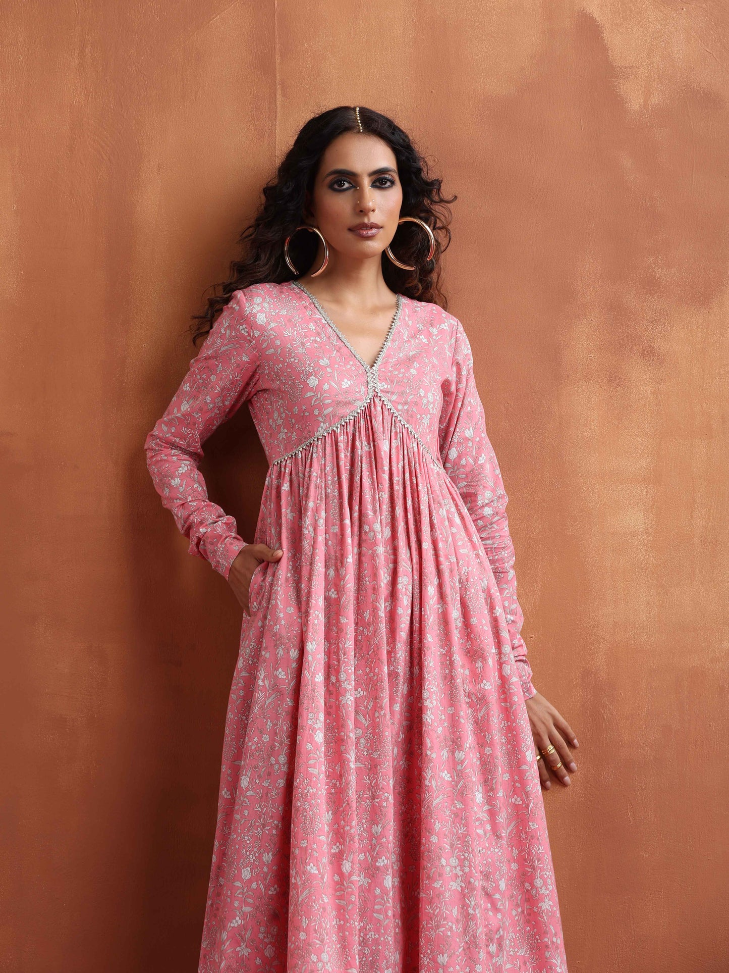 trueBrowns Pink Print Flared Anarkali Kurta Set | Swadesiicart