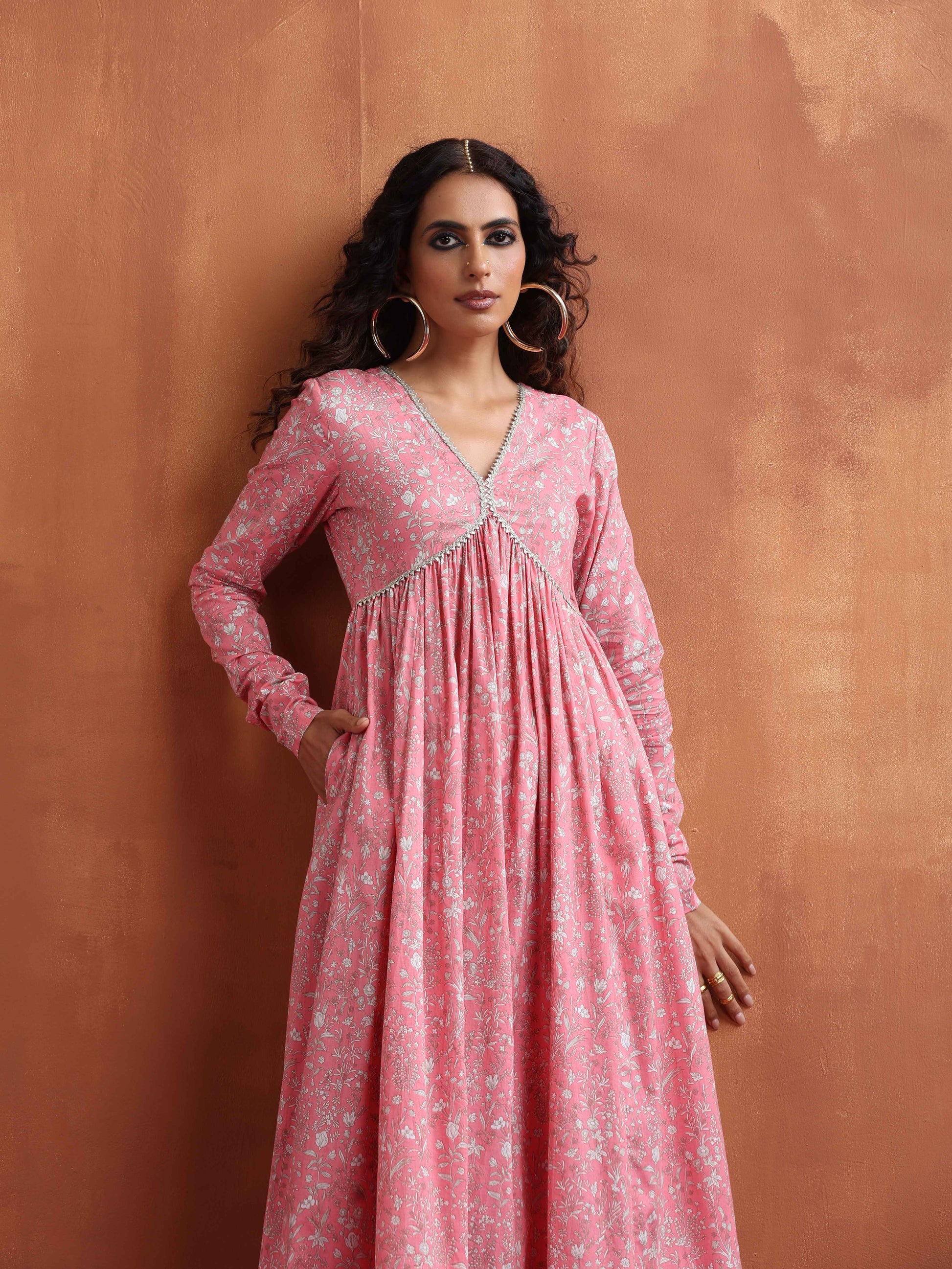 trueBrowns Pink Print Flared Anarkali Kurta Set | Swadesiicart