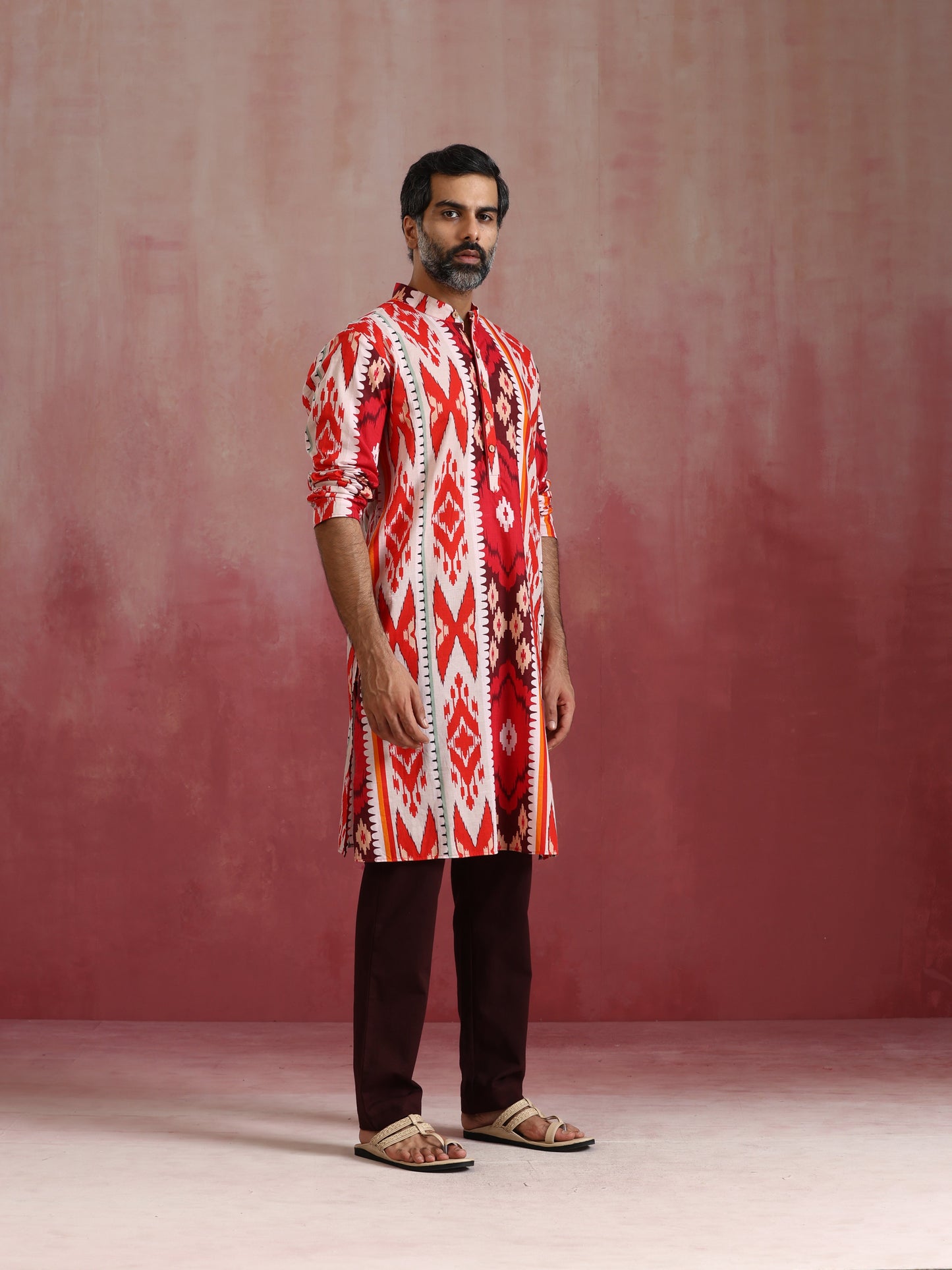 trueBrowns Men's Maroon Ikat Print Mandarin Collar Kurta | Swadesiicart