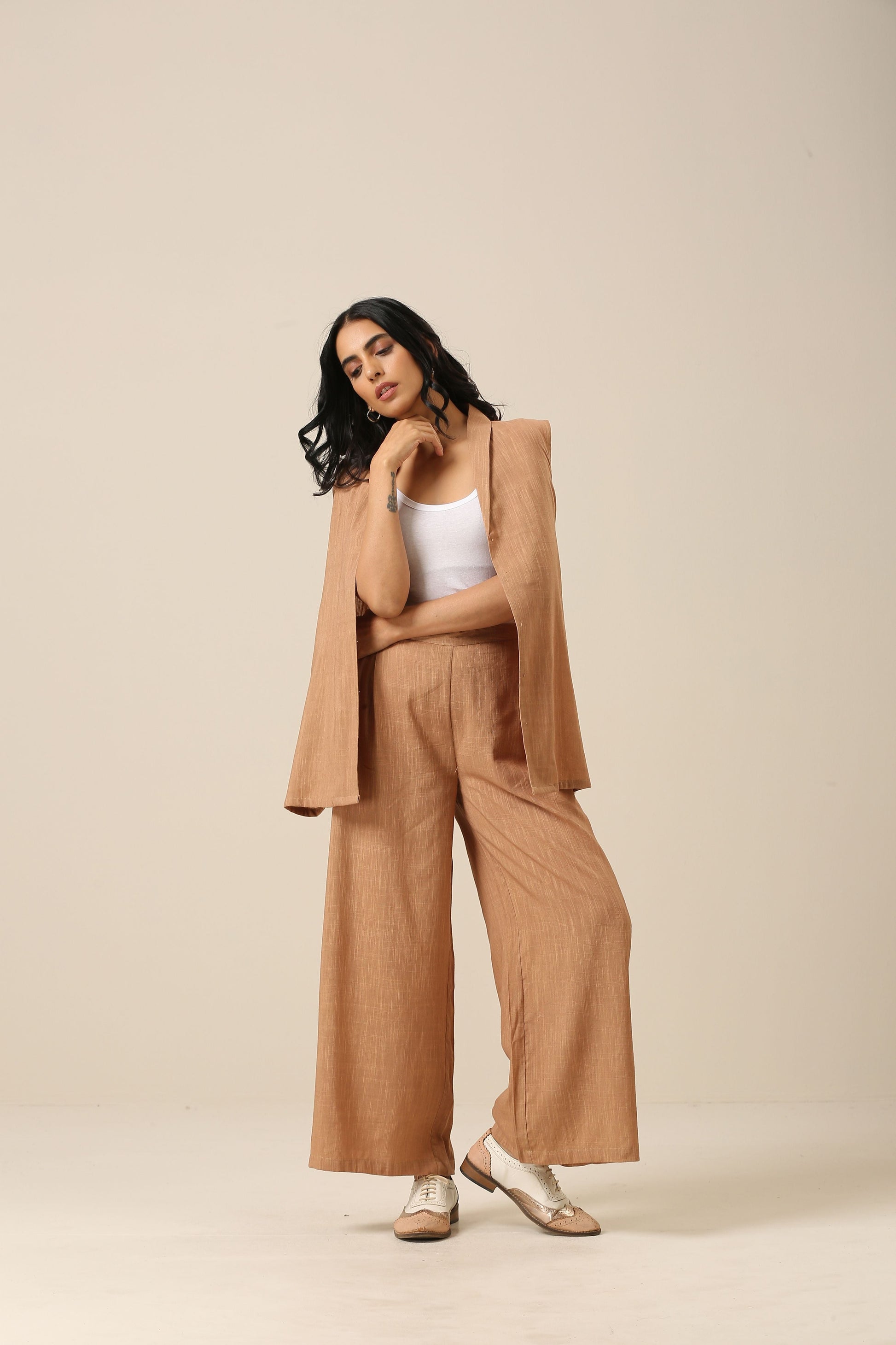 trueBrowns Beige Slub Texture Sleevesless Jacket Pant Set | Swadesiicart