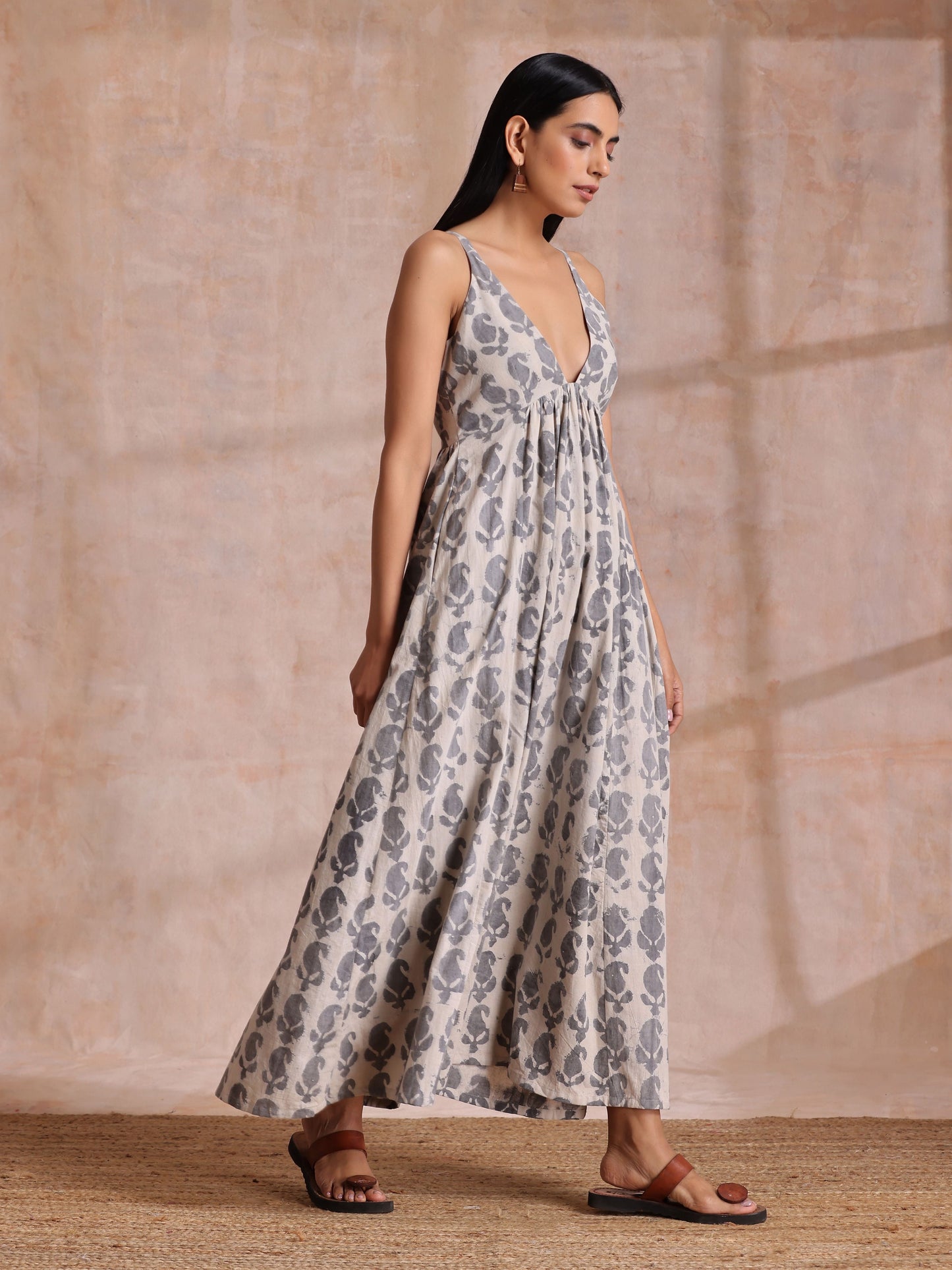trueBrowns Grey Dabu Buta Print Cotton Sleeveless Dress | Swadesiicart
