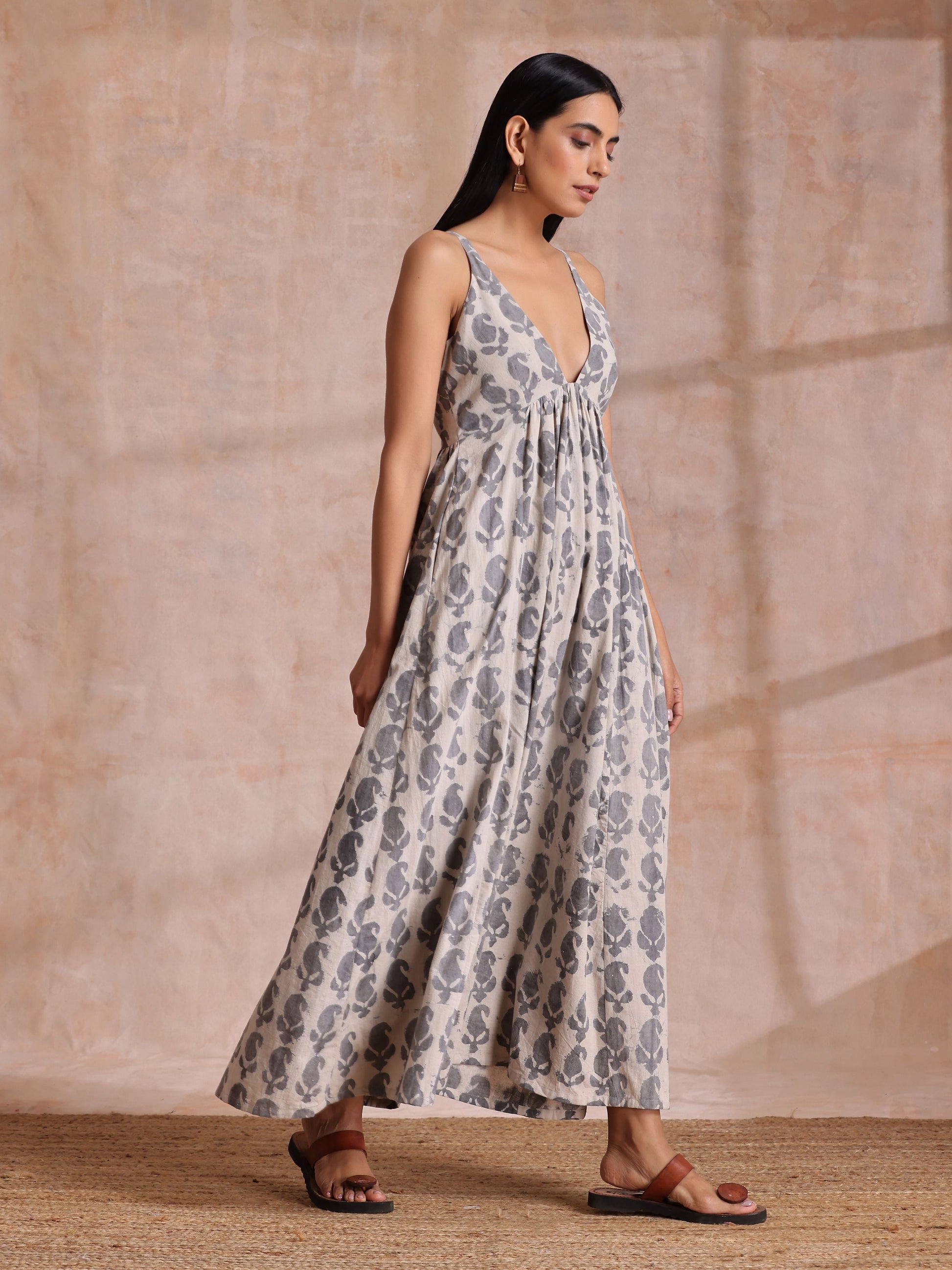 trueBrowns Grey Dabu Buta Print Cotton Sleeveless Dress | Swadesiicart