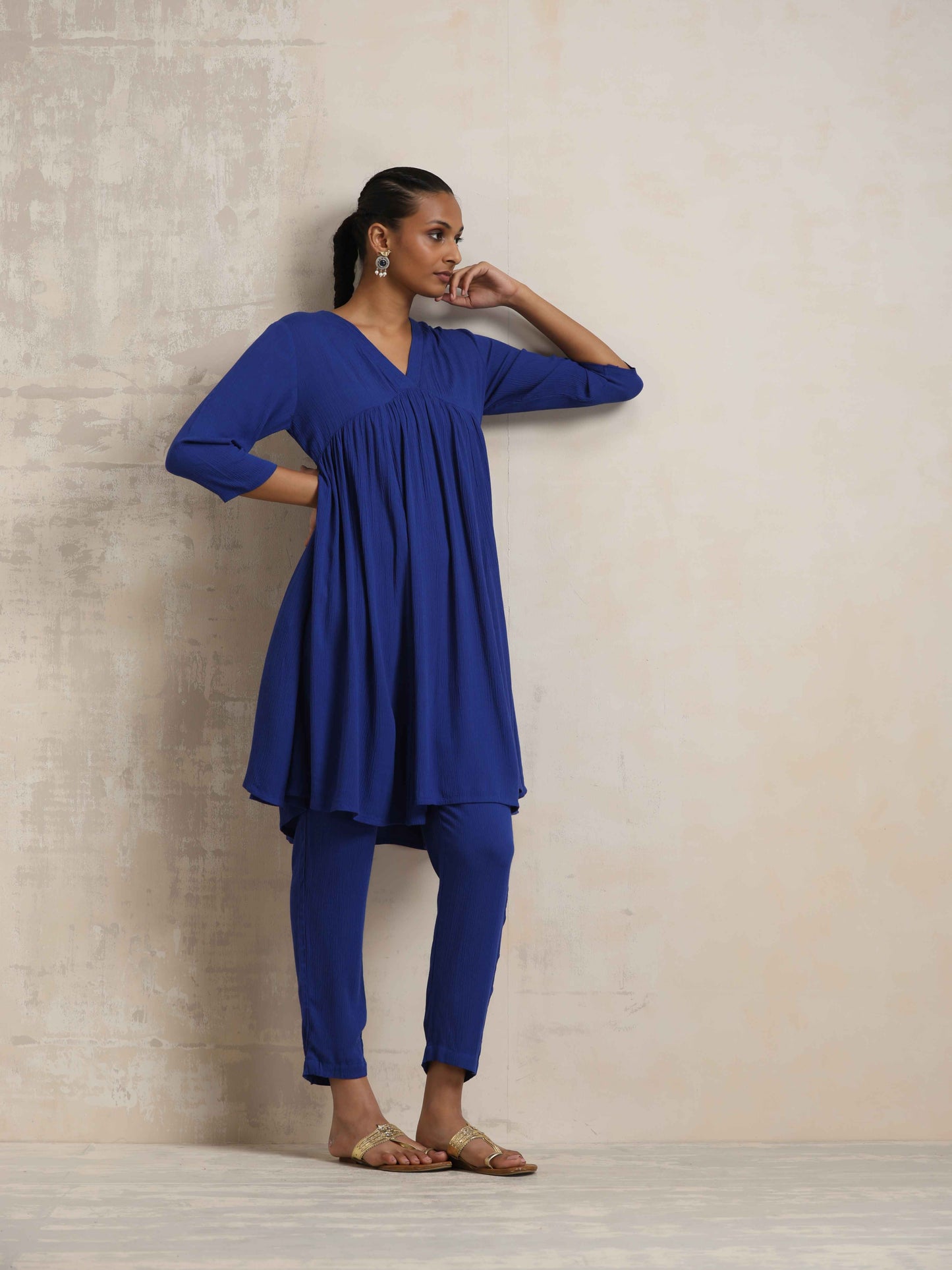 trueBrowns Blue Crinkle Flared Kurta Co-ord Set - Swadesiicart