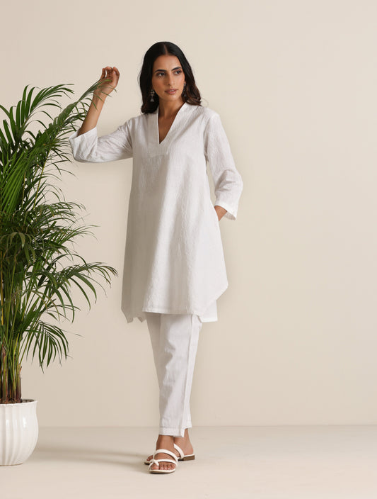 trueBrowns White Cotton Embroidered Co-ord Set - Swadesiicart