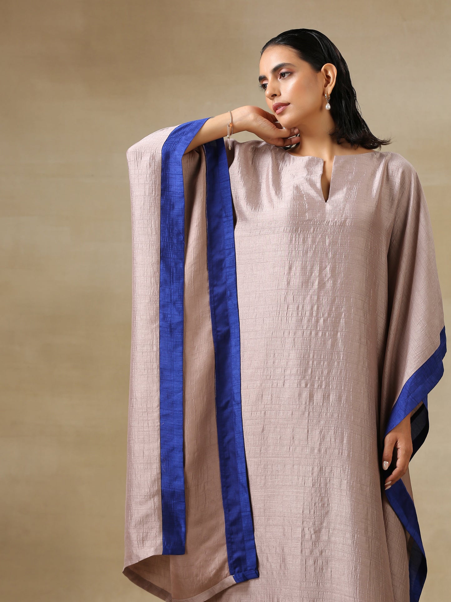 trueBrowns Grey Textured Silk High Low Kaftan Pant Set | Swadesiicart
