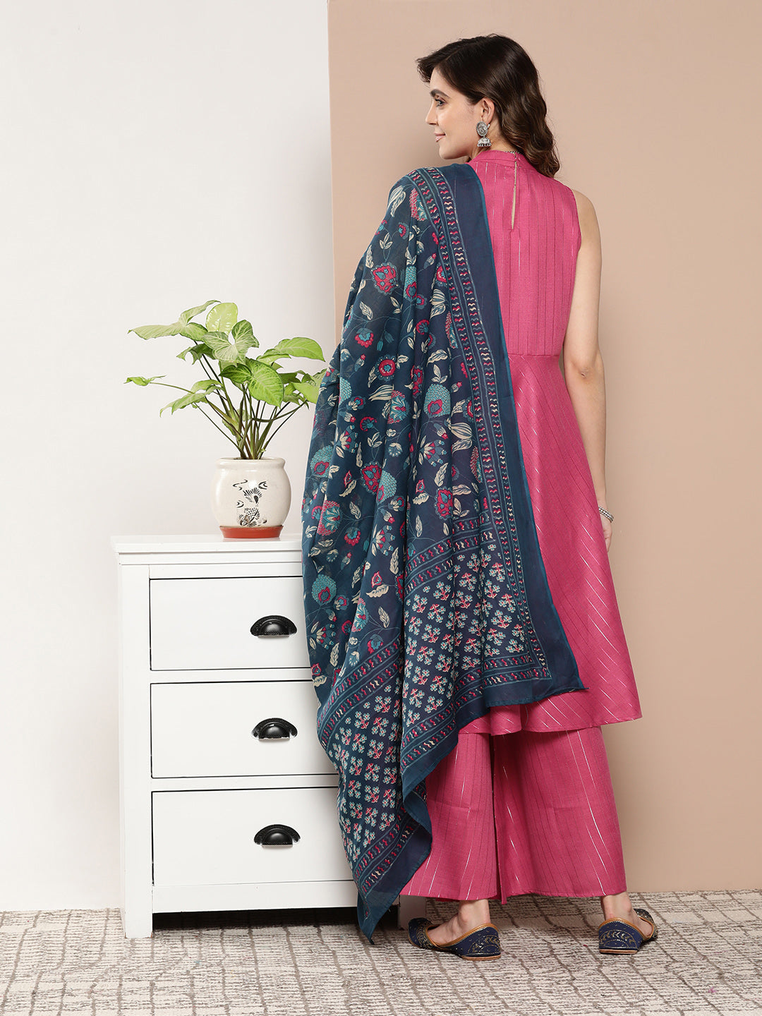 InWeave Women's Fuchsia Lurex Boho Kurta Set With Blue Printed Cotton Dupatta - Swadesiicart