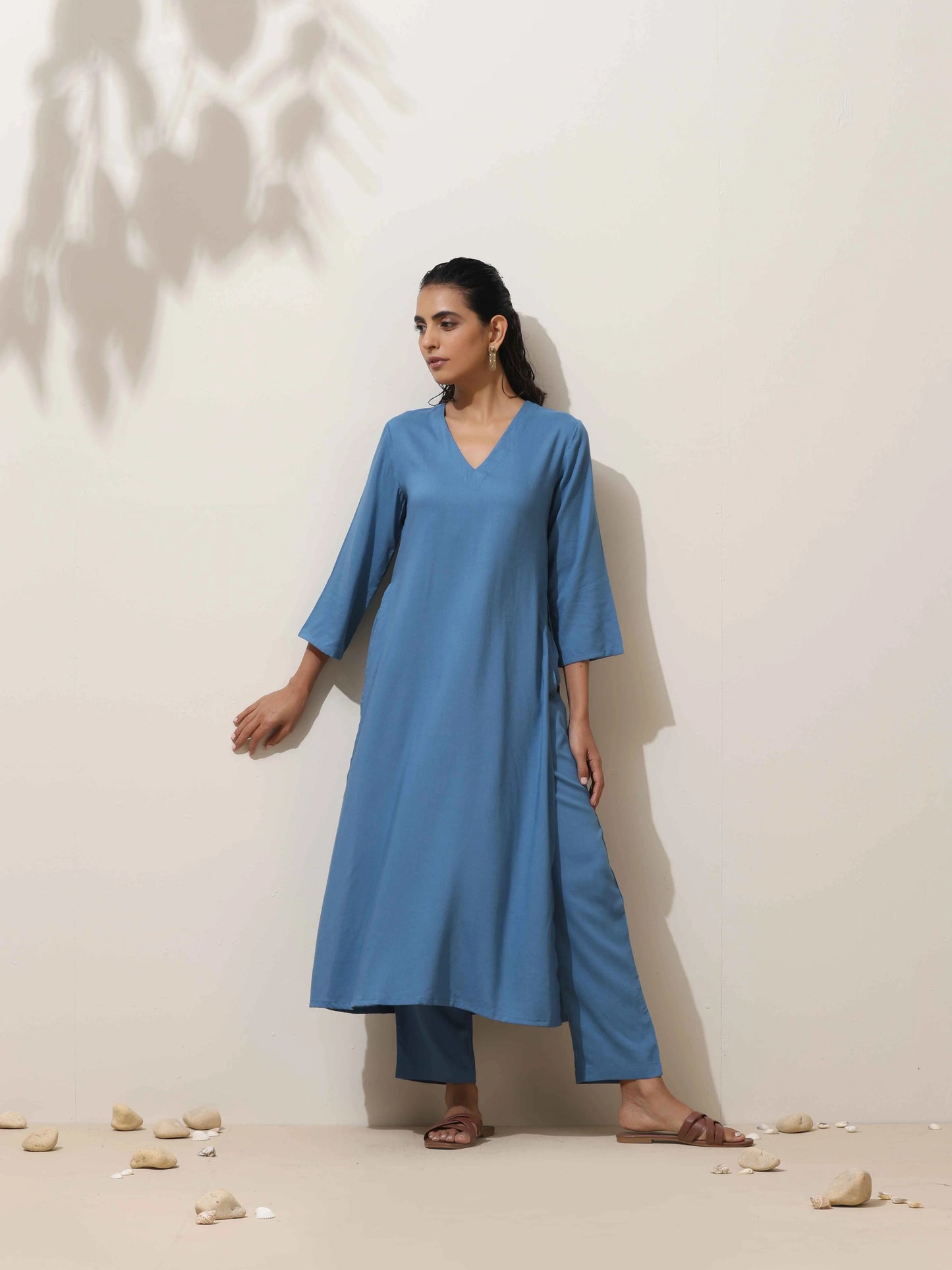 trueBrowns Blue Viscose Kurta Pant Set | Swadesiicart