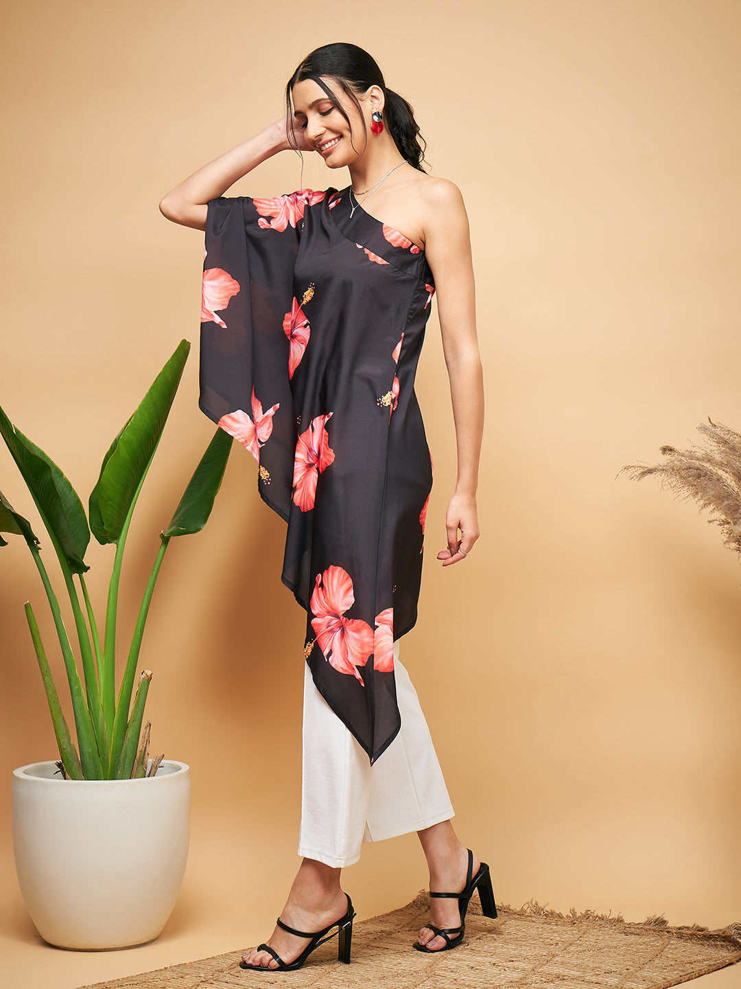 InWeave Women's Black Red Big Flower One Shoulder Kurta - Swadesiicart