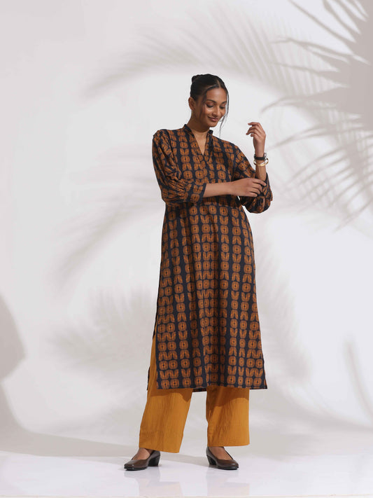 trueBrowns Black Cotton Print Straight Kurta Set | Swadesiicart
