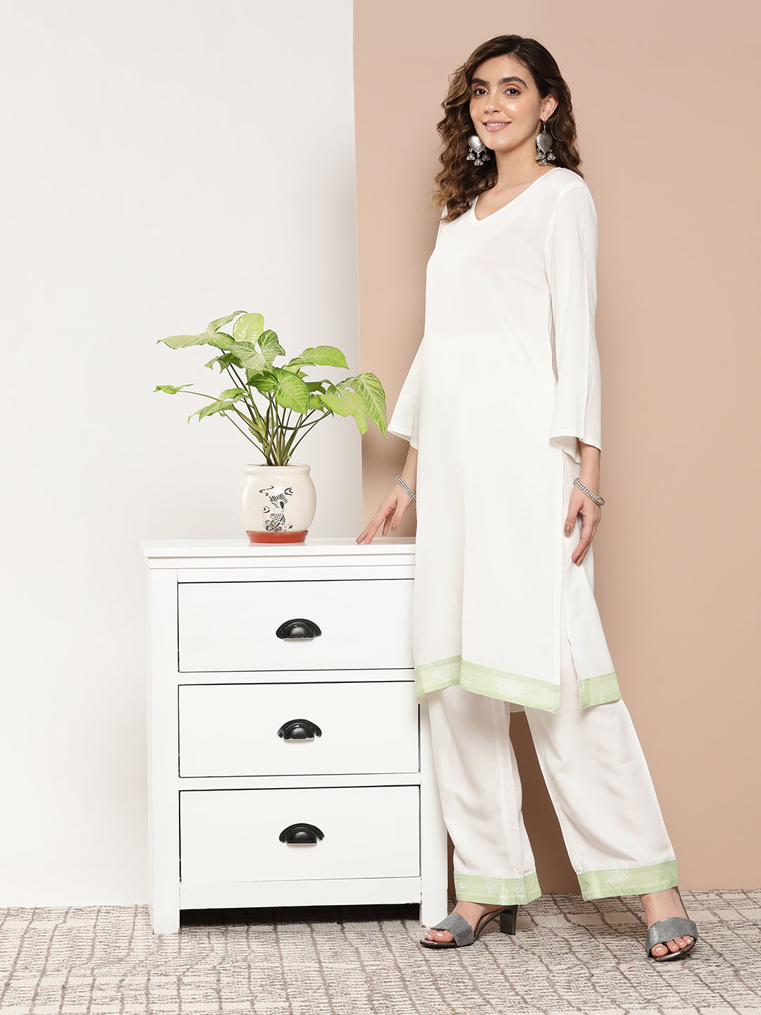 InWeave Women's Cream Straight Kurta Set W Green White Print Organza Dupatta - Swadesiicart