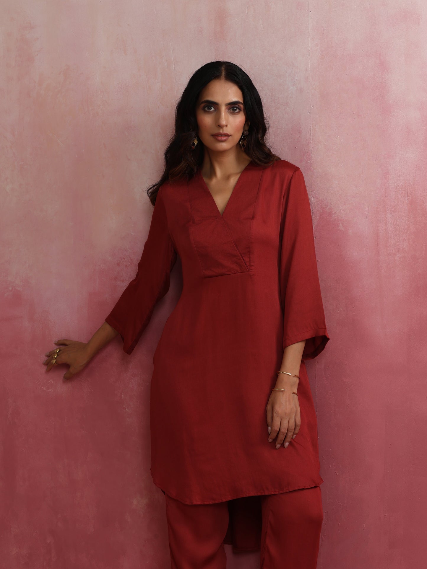 trueBrowns Maroon Modal V Neck Kurta Co-ord Set - Swadesiicart