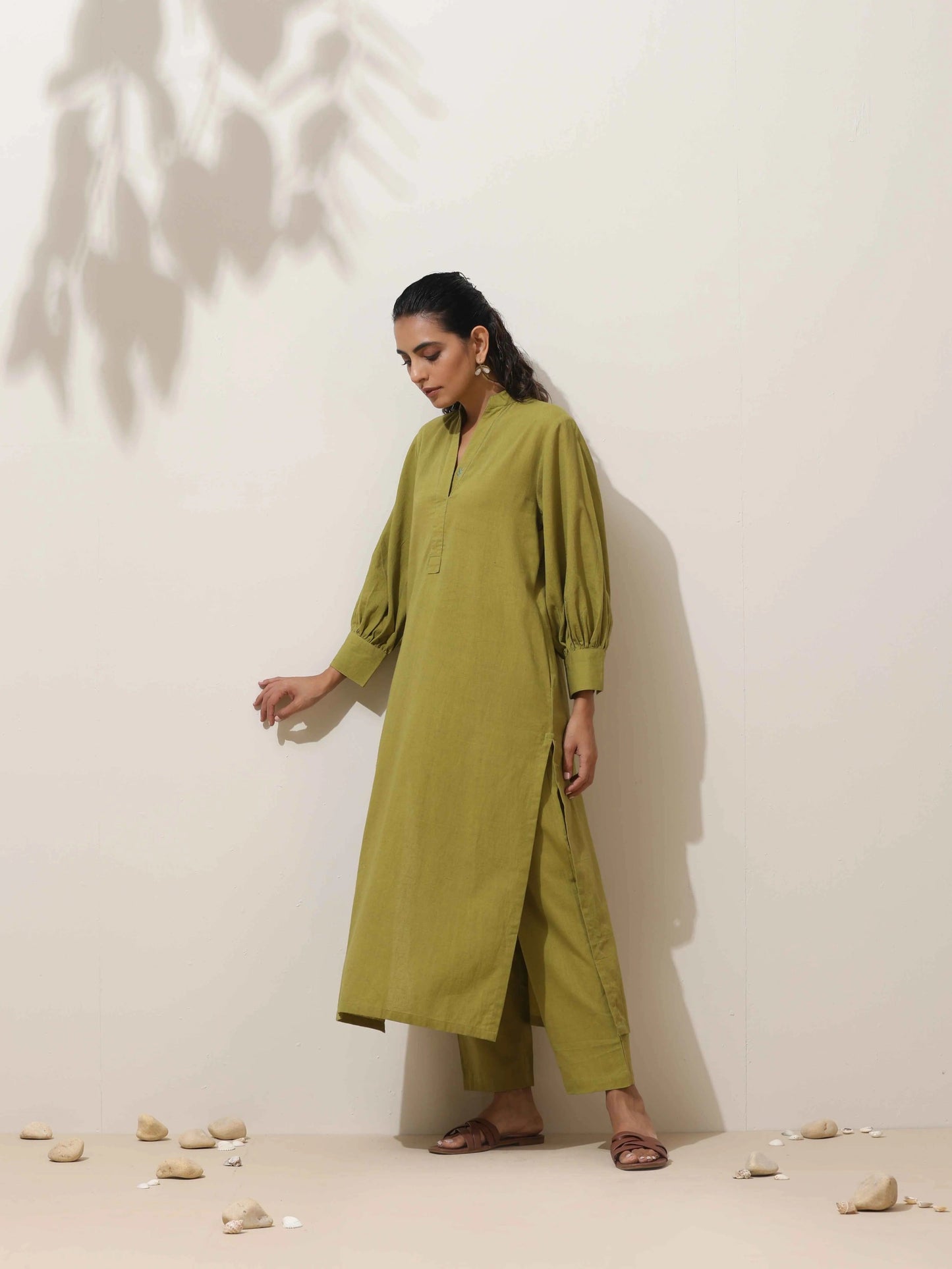 trueBrowns Pear Green Cotton Linen Kurta Pant Set | Swadesiicart