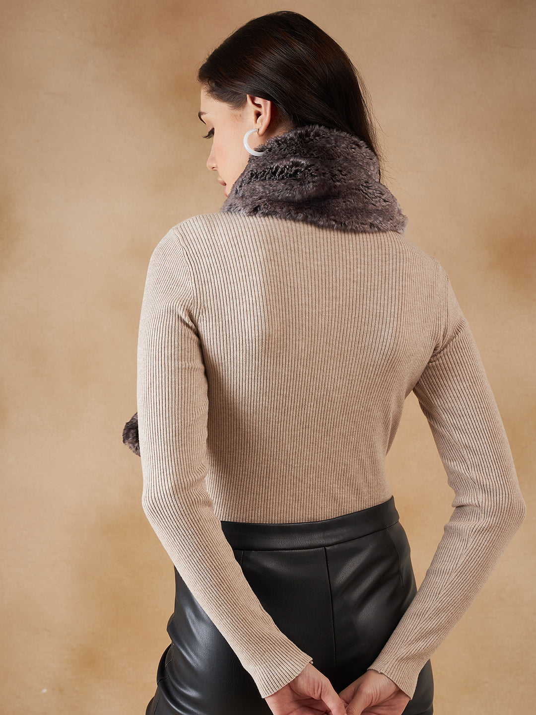 InWeave Women's Dark Grey Double Shade Faux Fur Neck Warmer - Swadesiicart