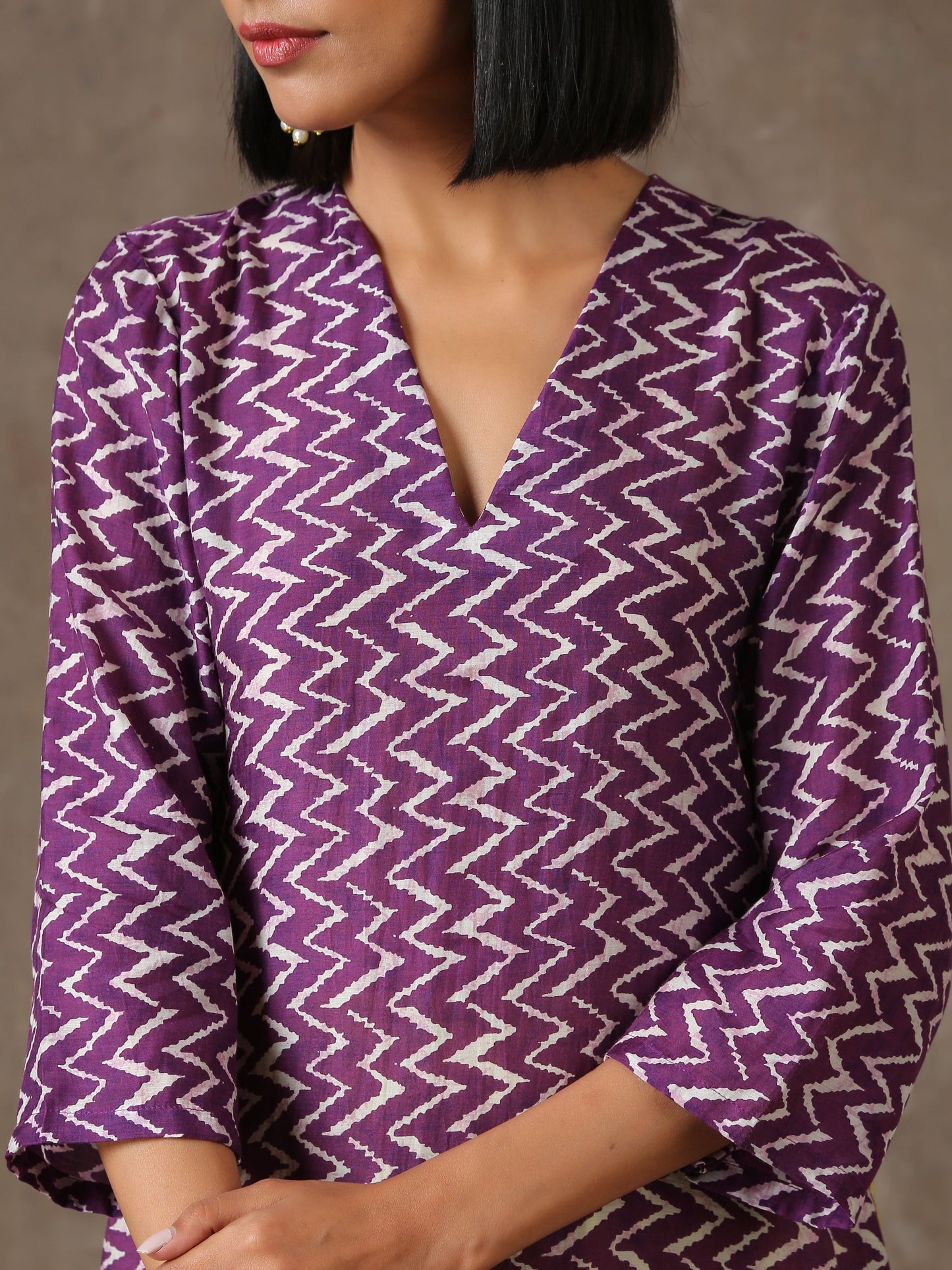 trueBrowns Purple White Lehariya Printed Silk kurta Pant Set | Swadesiicart