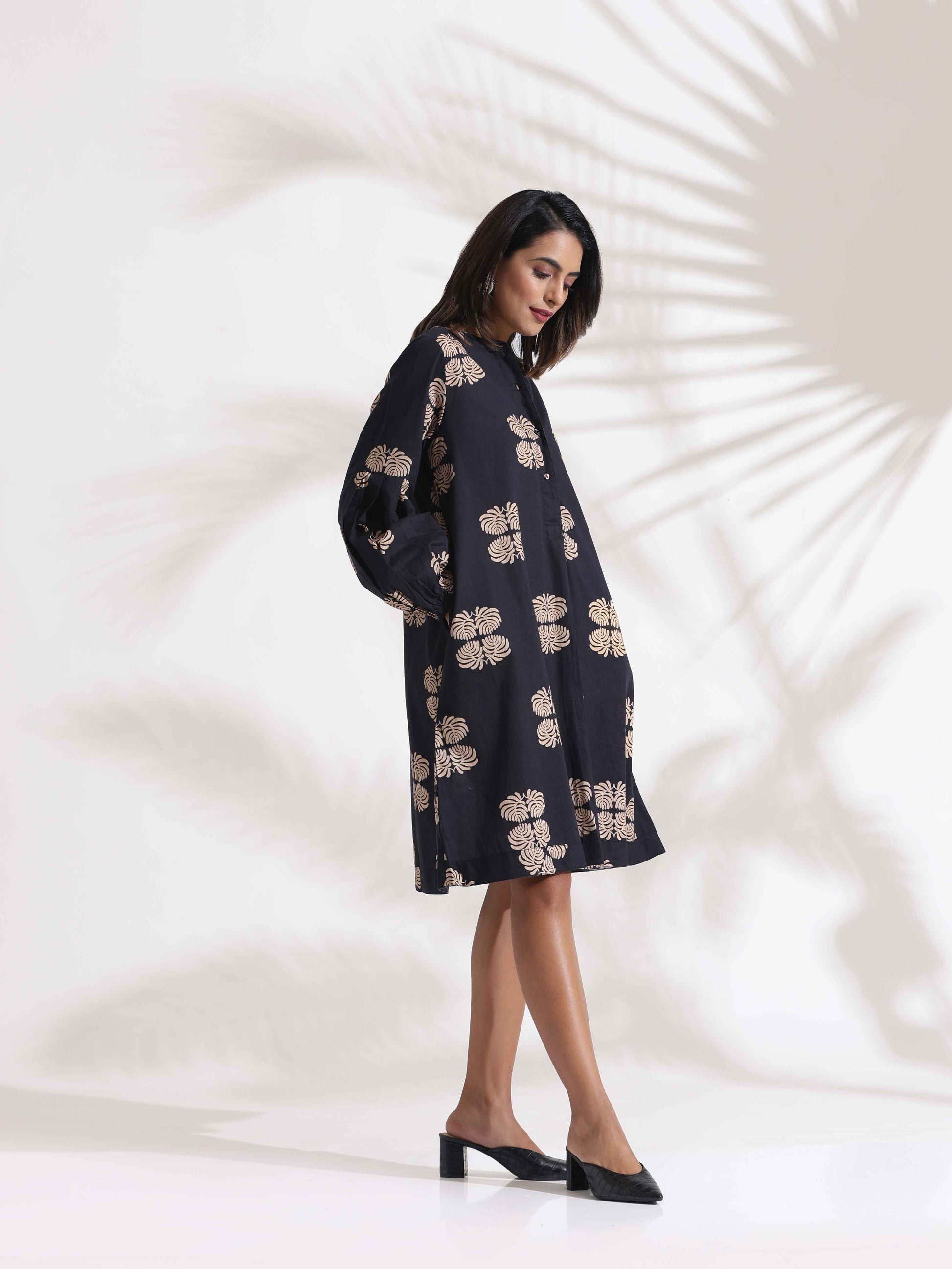 trueBrowns Black Cotton Print Short Dress | Swadesiicart