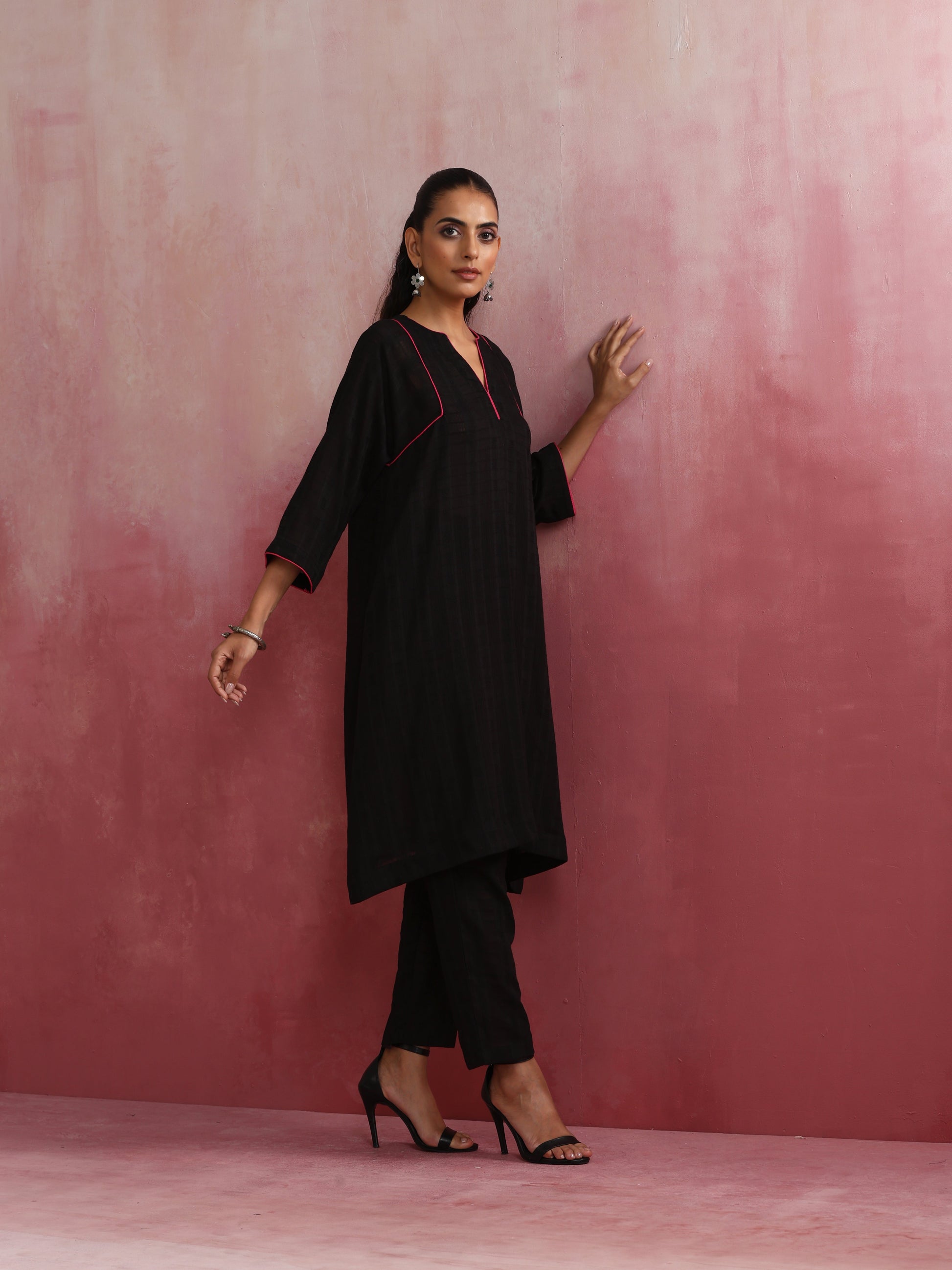 trueBrowns Black Cotton Dobby Kurta Co-ord set - Swadesiicart