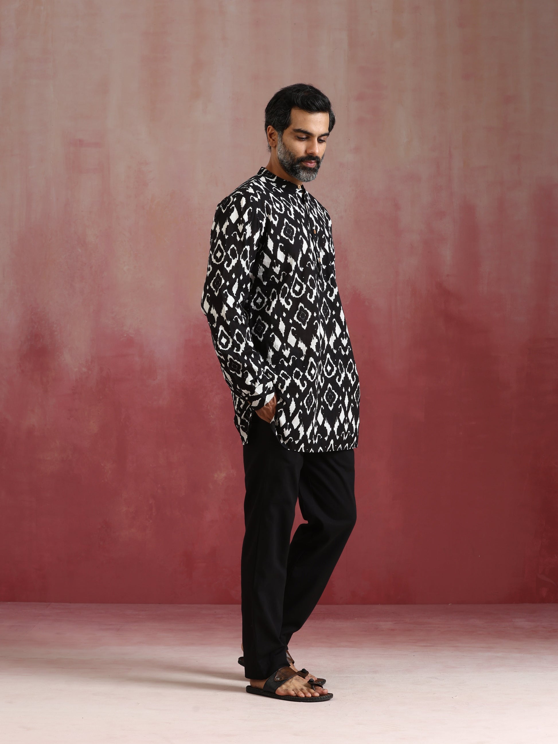 trueBrowns Men's Black Ikat Print Mandarin Collar Kurta Co-ord set - Swadesiicart