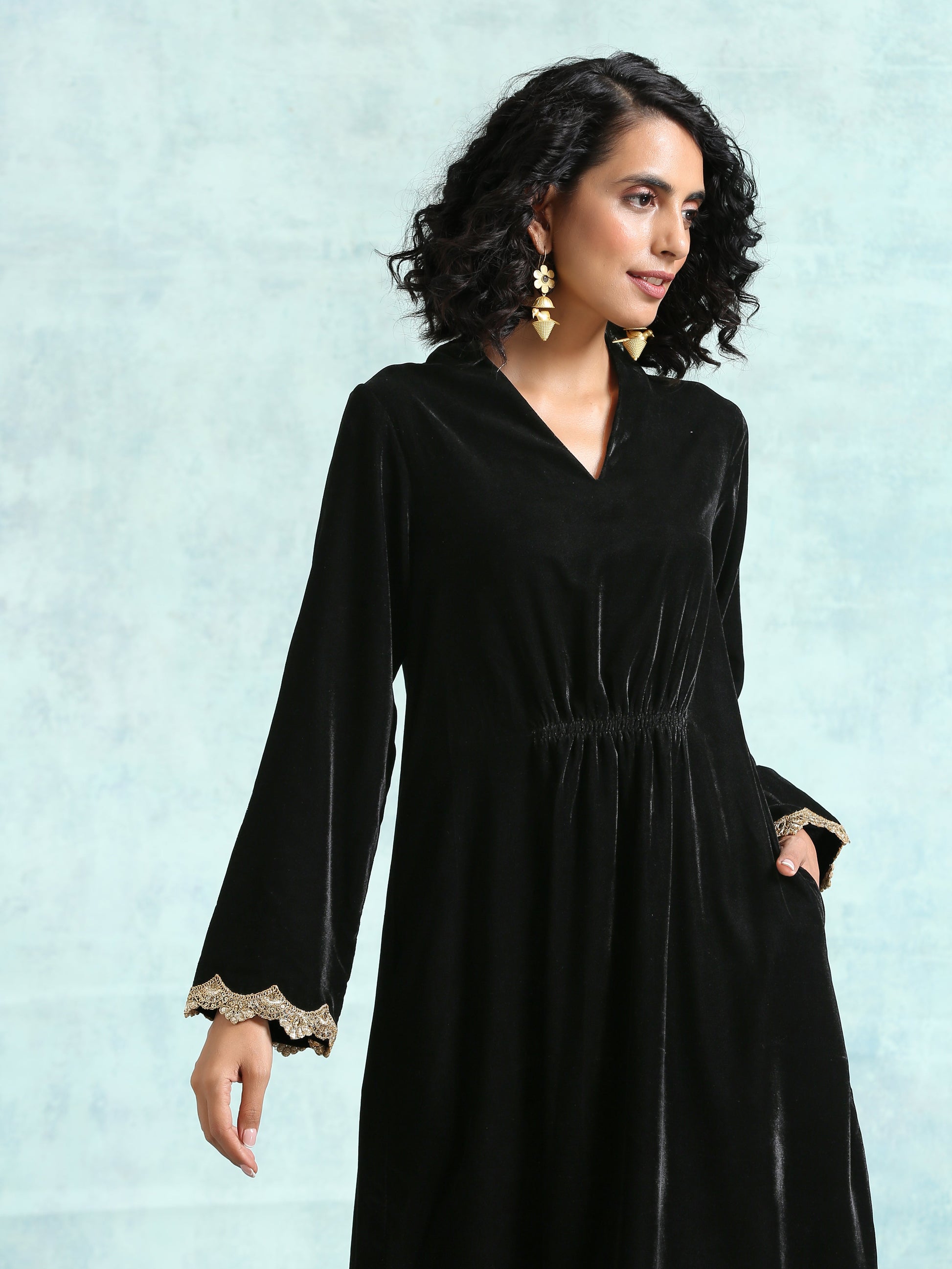 trueBrowns Black Velvet Lace Kurta | Swadesiicart